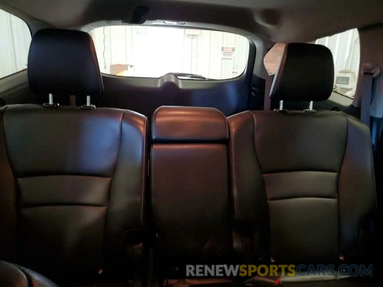 10 Photograph of a damaged car 5FNYF6H21MB068082 HONDA PILOT 2021