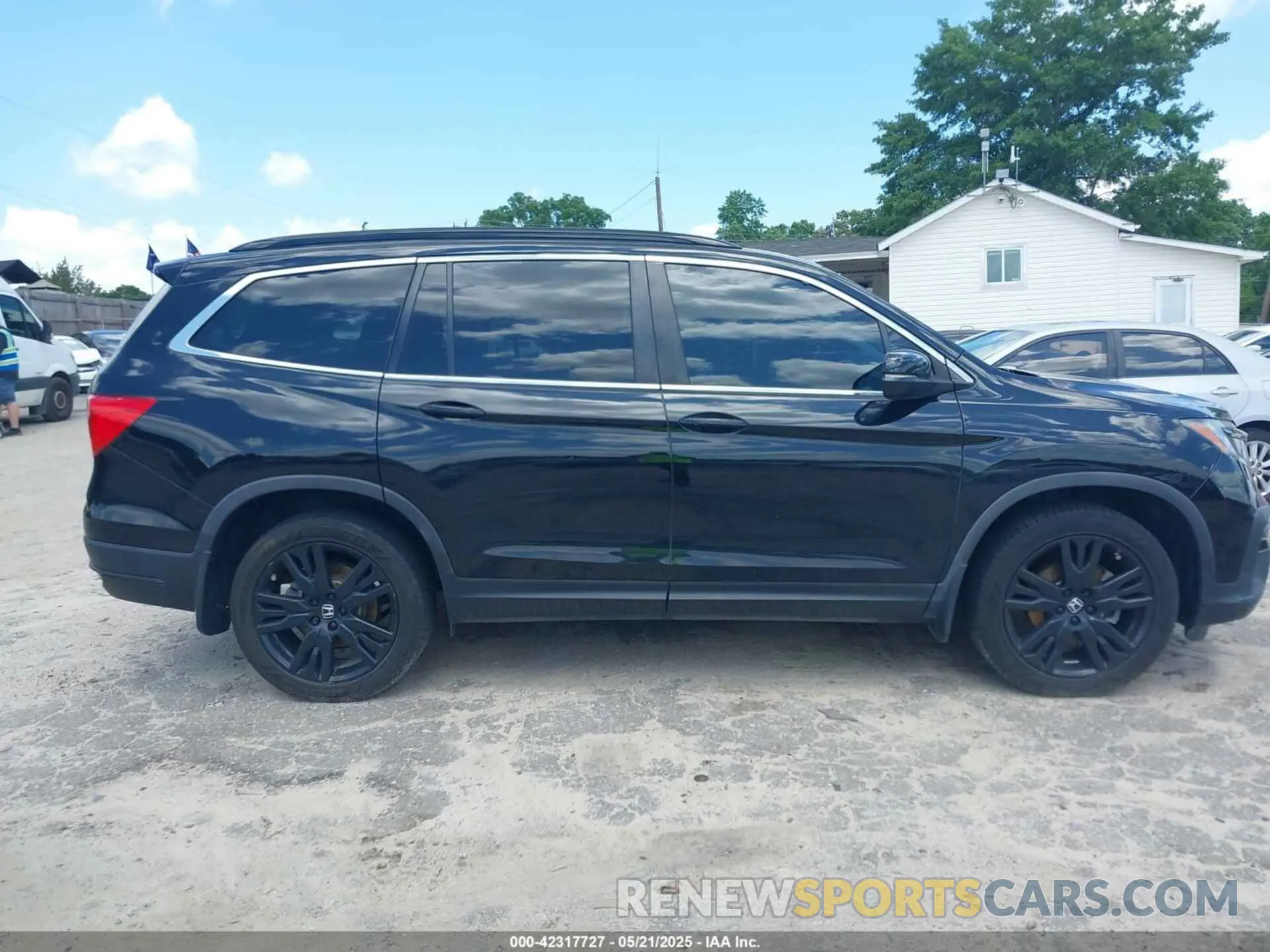 13 Photograph of a damaged car 5FNYF6H23MB024343 HONDA PILOT 2021