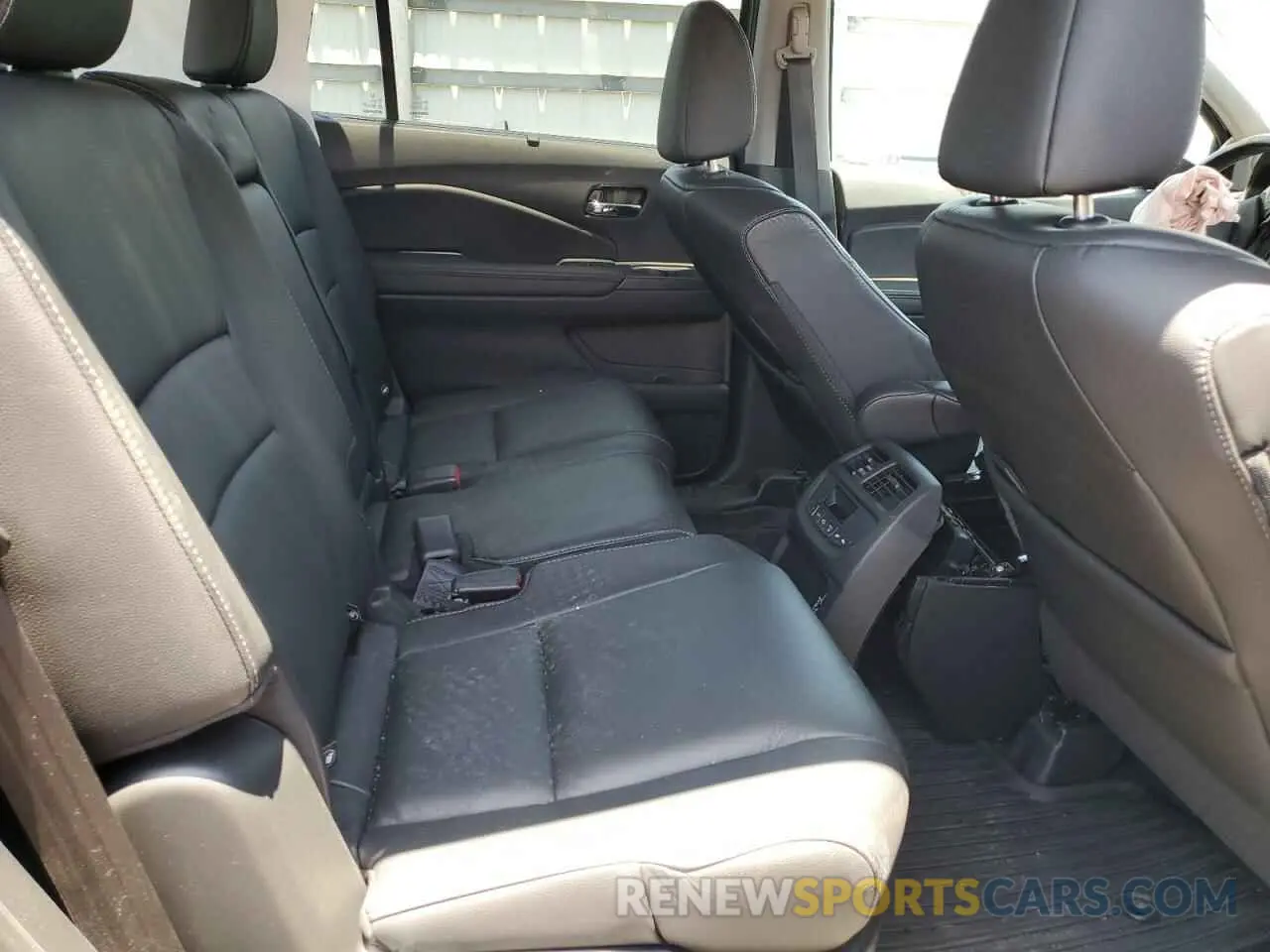 11 Photograph of a damaged car 5FNYF6H25MB009228 HONDA PILOT 2021
