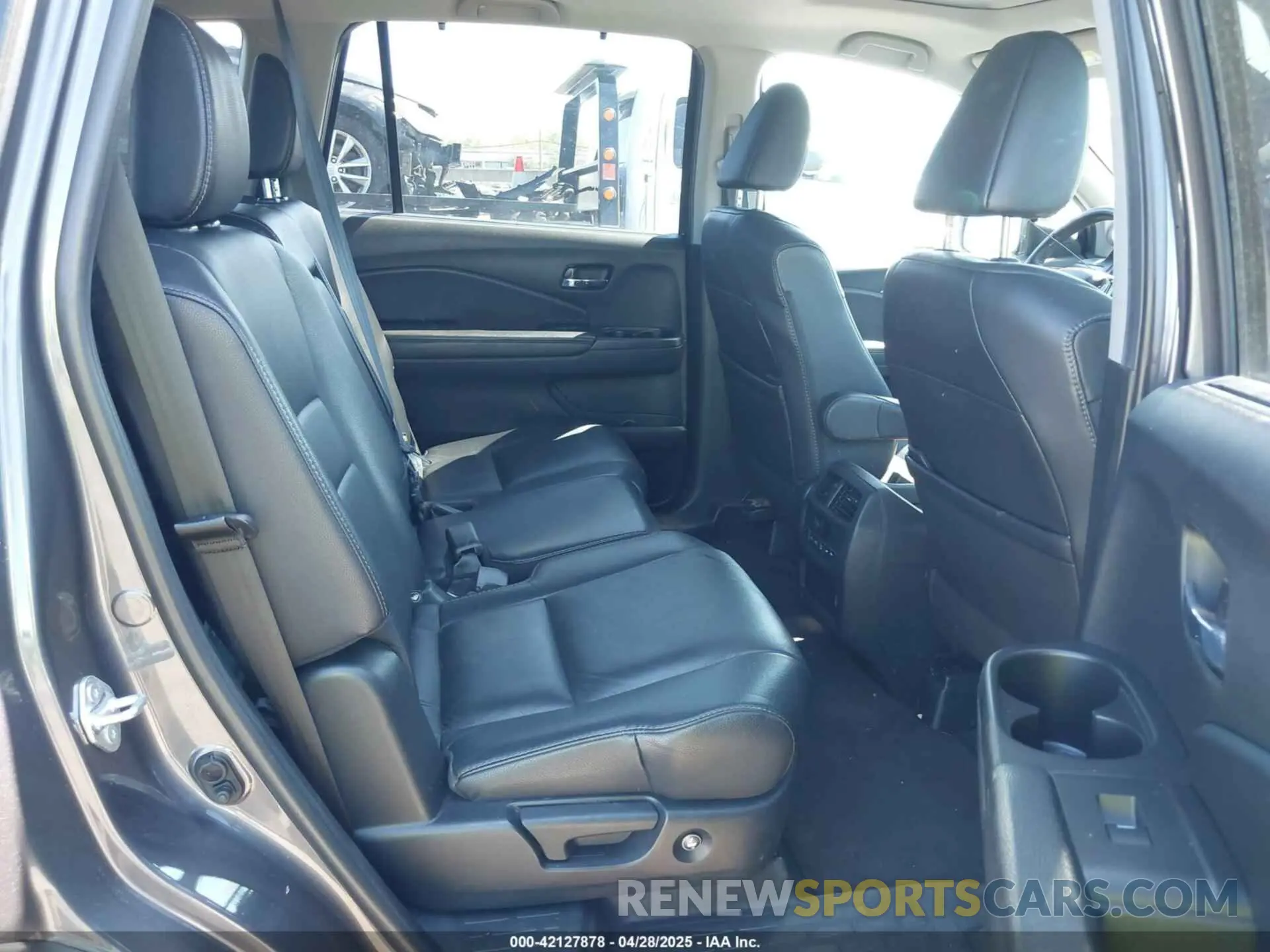 8 Фотография поврежденного автомобиля 5FNYF6H27MB043638 HONDA PILOT 2021