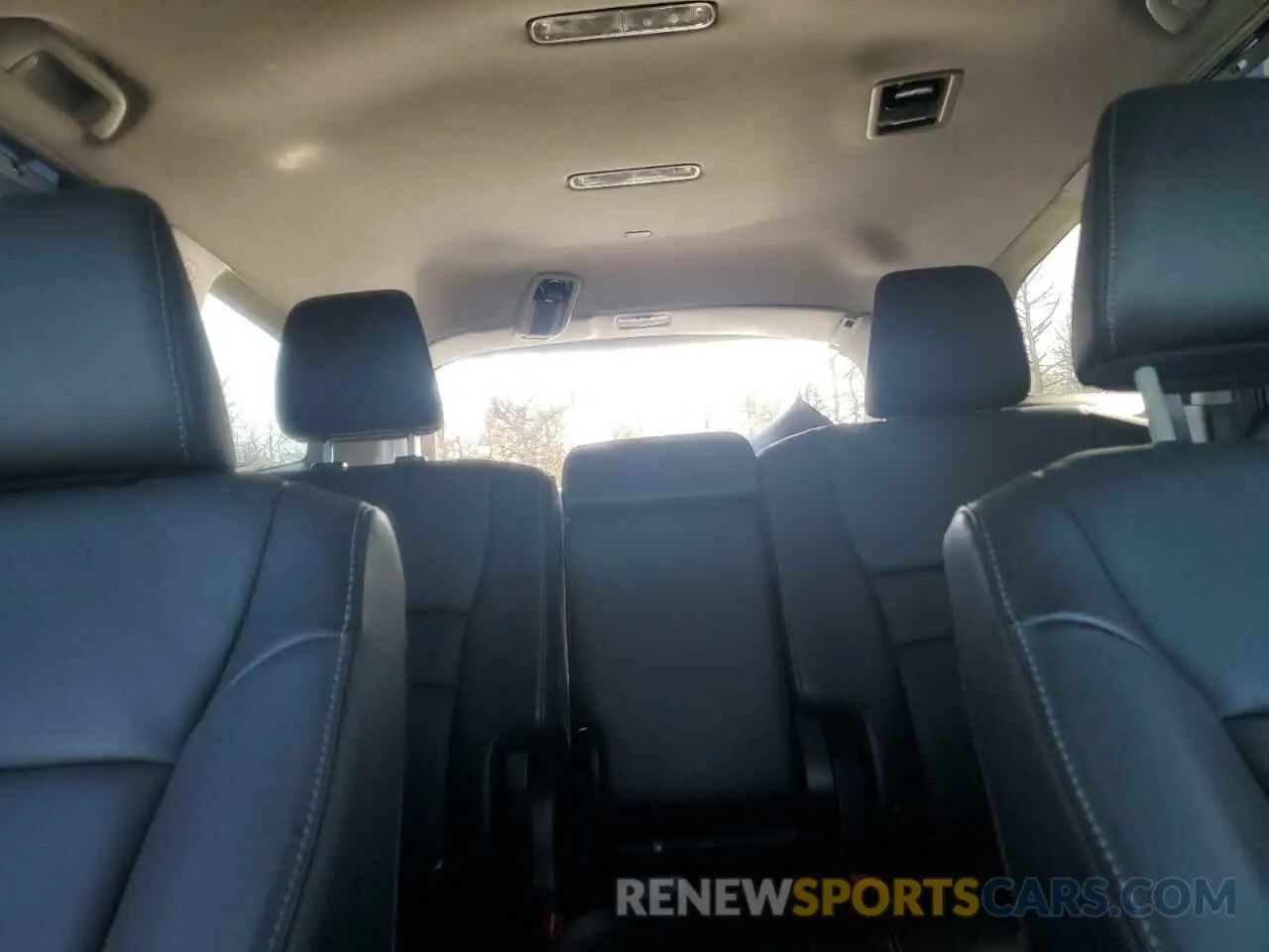 10 Photograph of a damaged car 5FNYF6H28MB055670 HONDA PILOT 2021