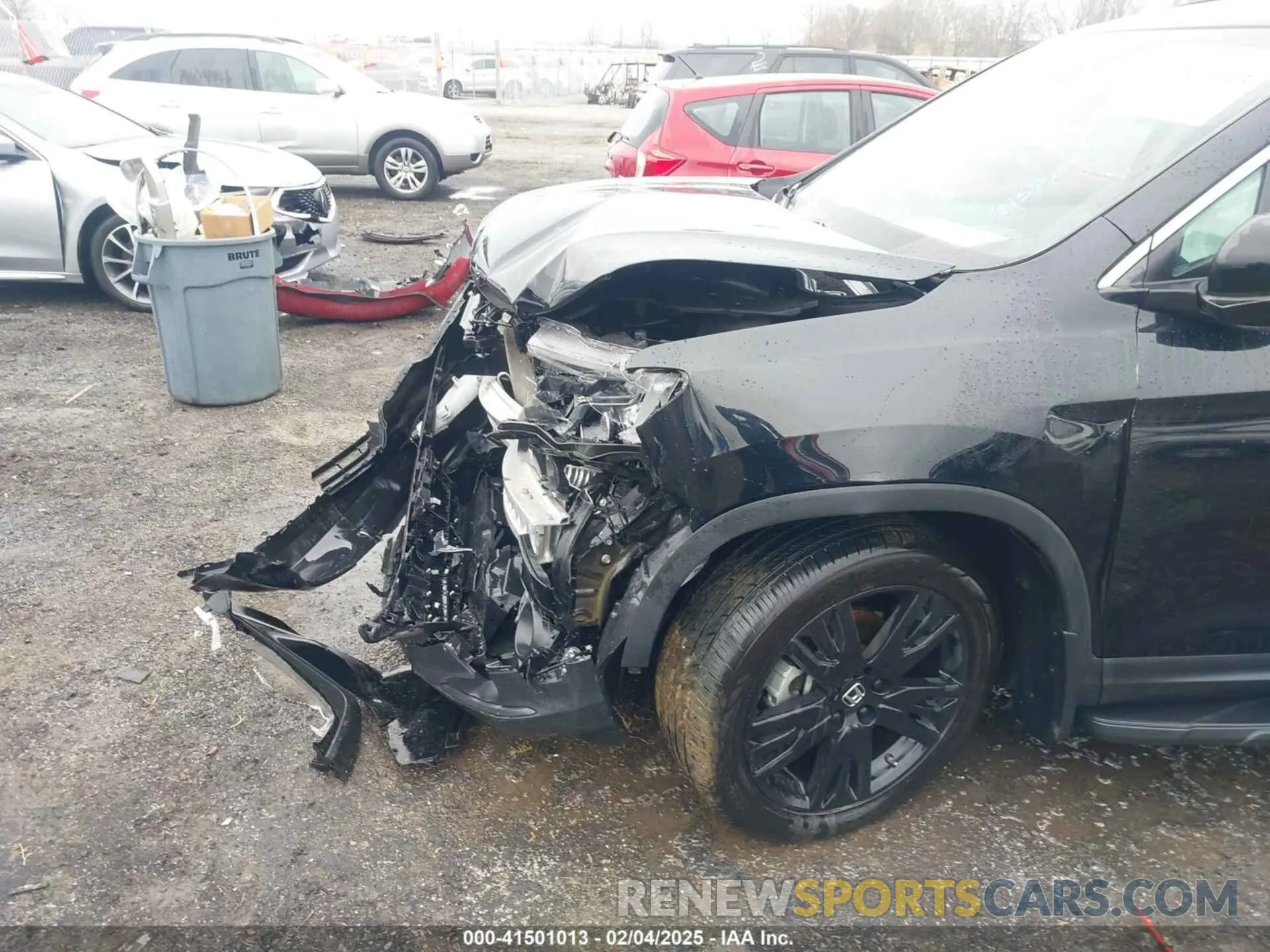17 Photograph of a damaged car 5FNYF6H29MB002461 HONDA PILOT 2021