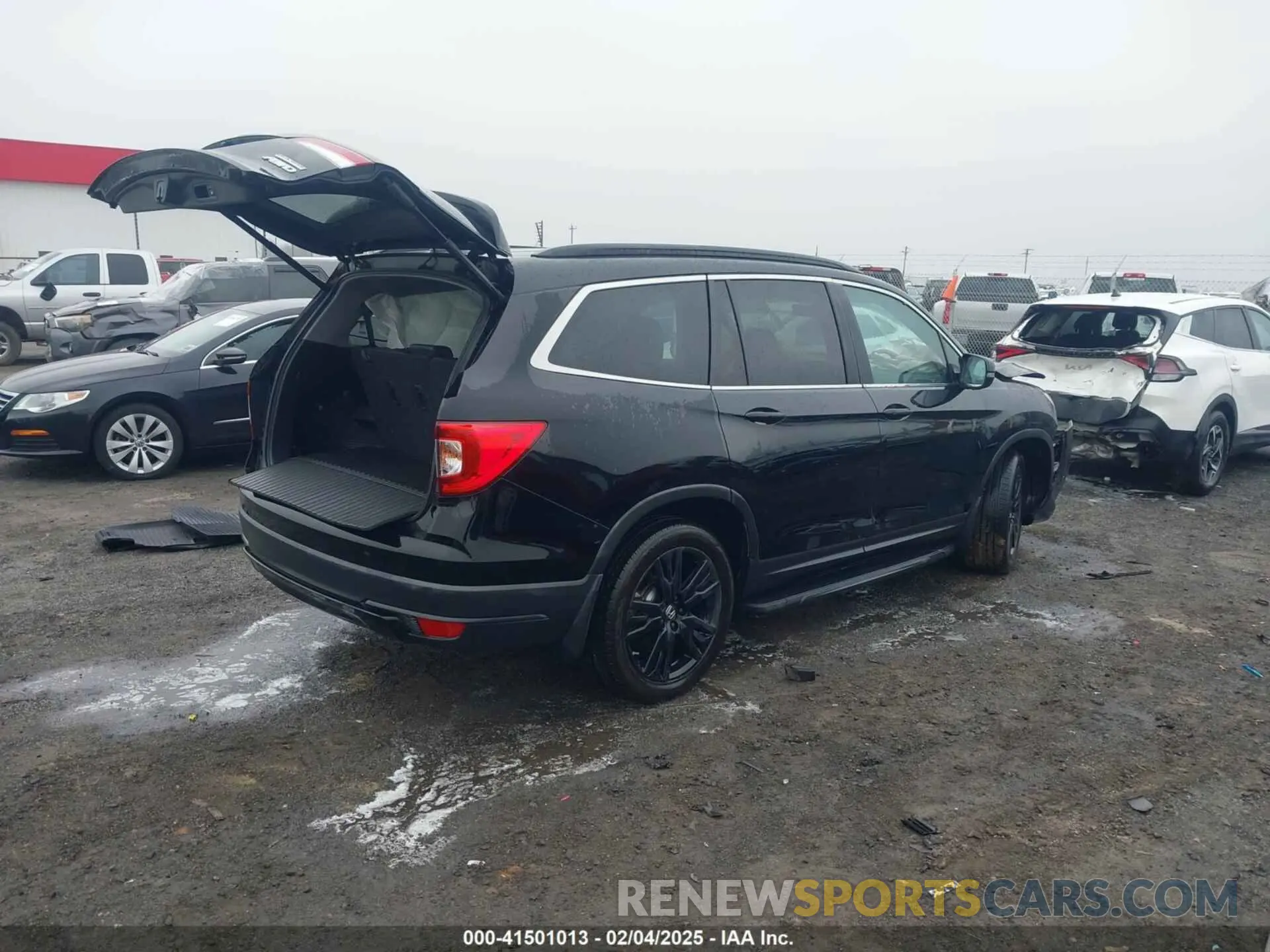 4 Photograph of a damaged car 5FNYF6H29MB002461 HONDA PILOT 2021