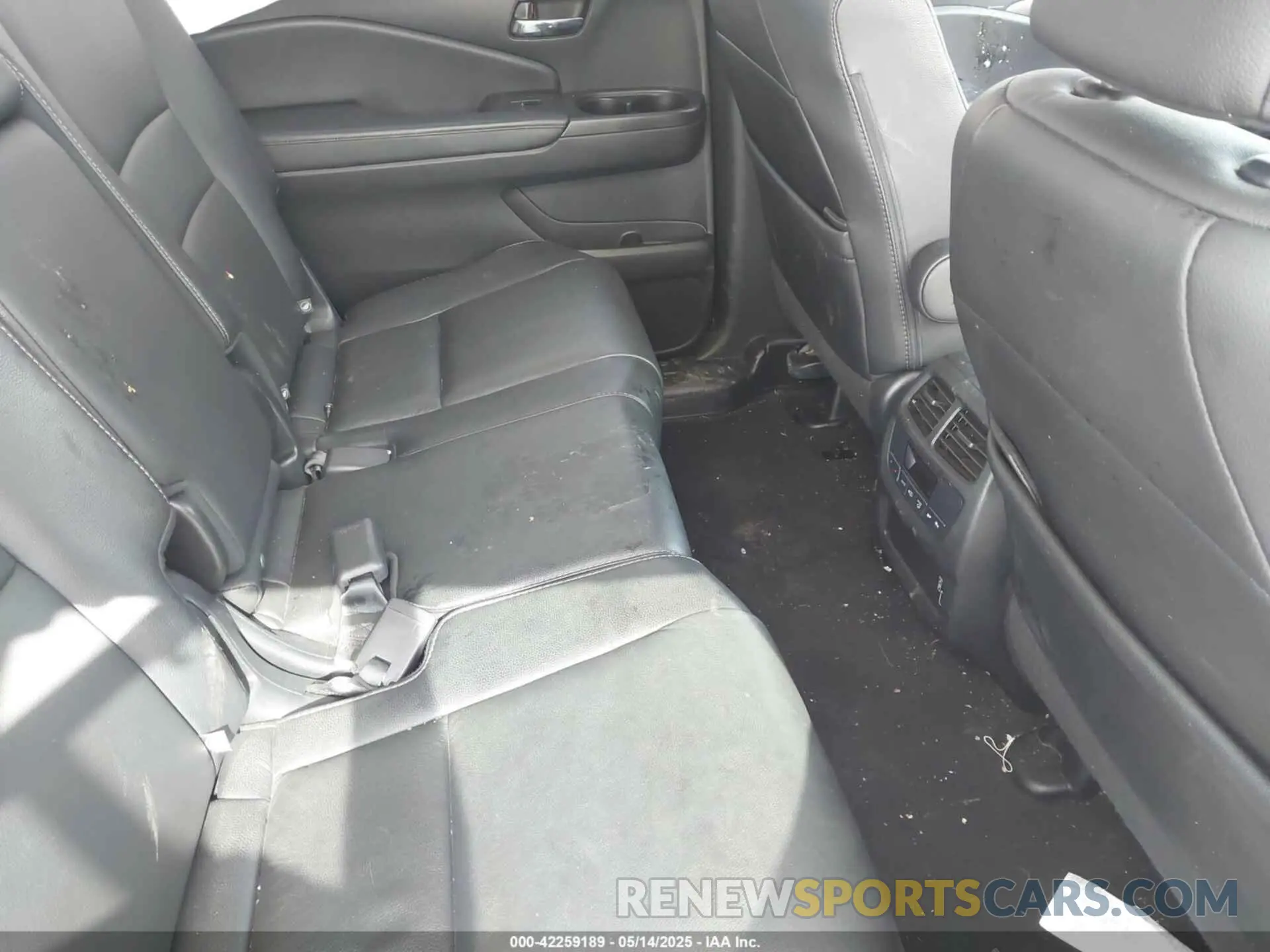 8 Photograph of a damaged car 5FNYF6H2XMB057422 HONDA PILOT 2021