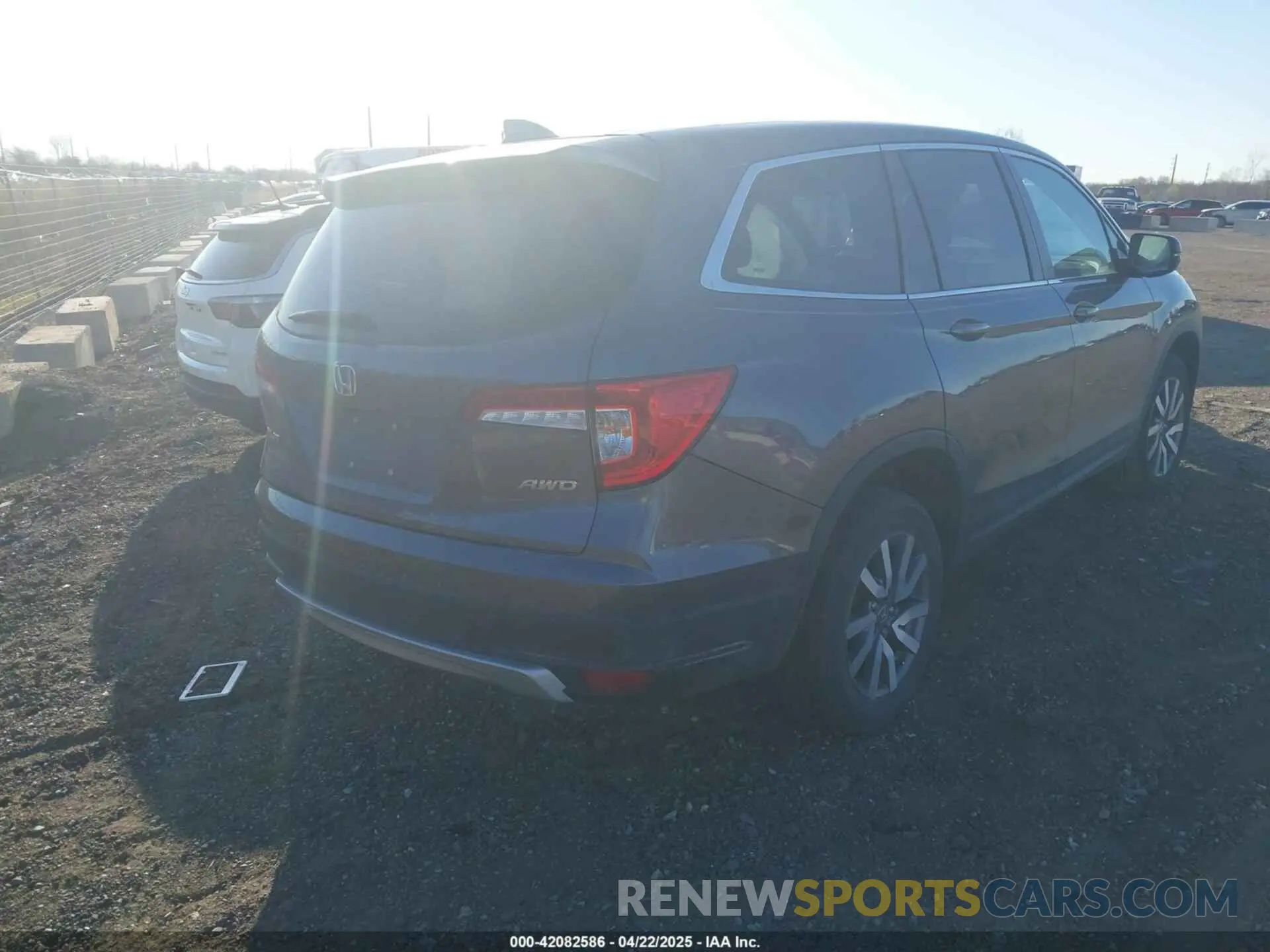 4 Photograph of a damaged car 5FNYF6H39MB008253 HONDA PILOT 2021
