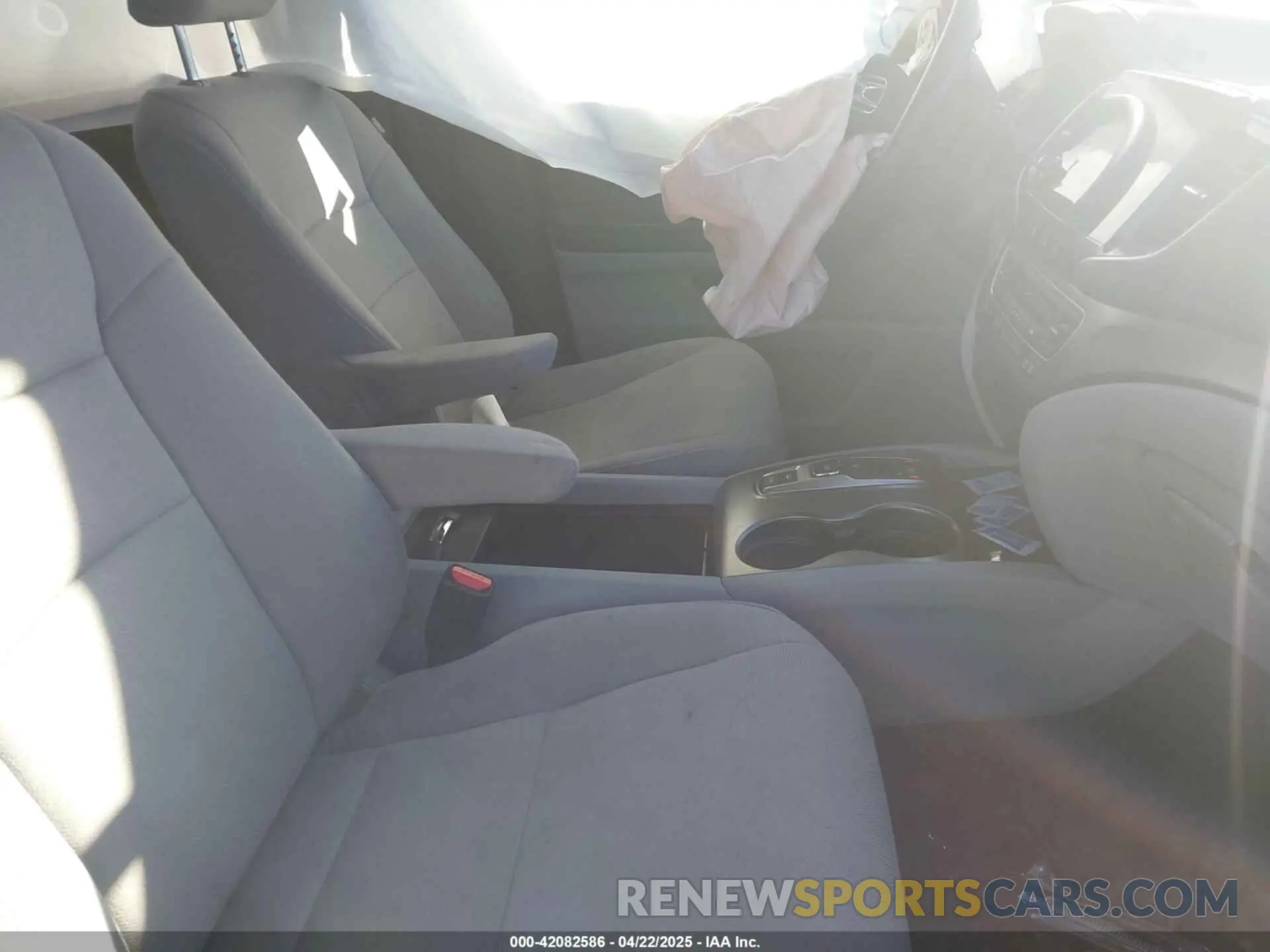 5 Photograph of a damaged car 5FNYF6H39MB008253 HONDA PILOT 2021