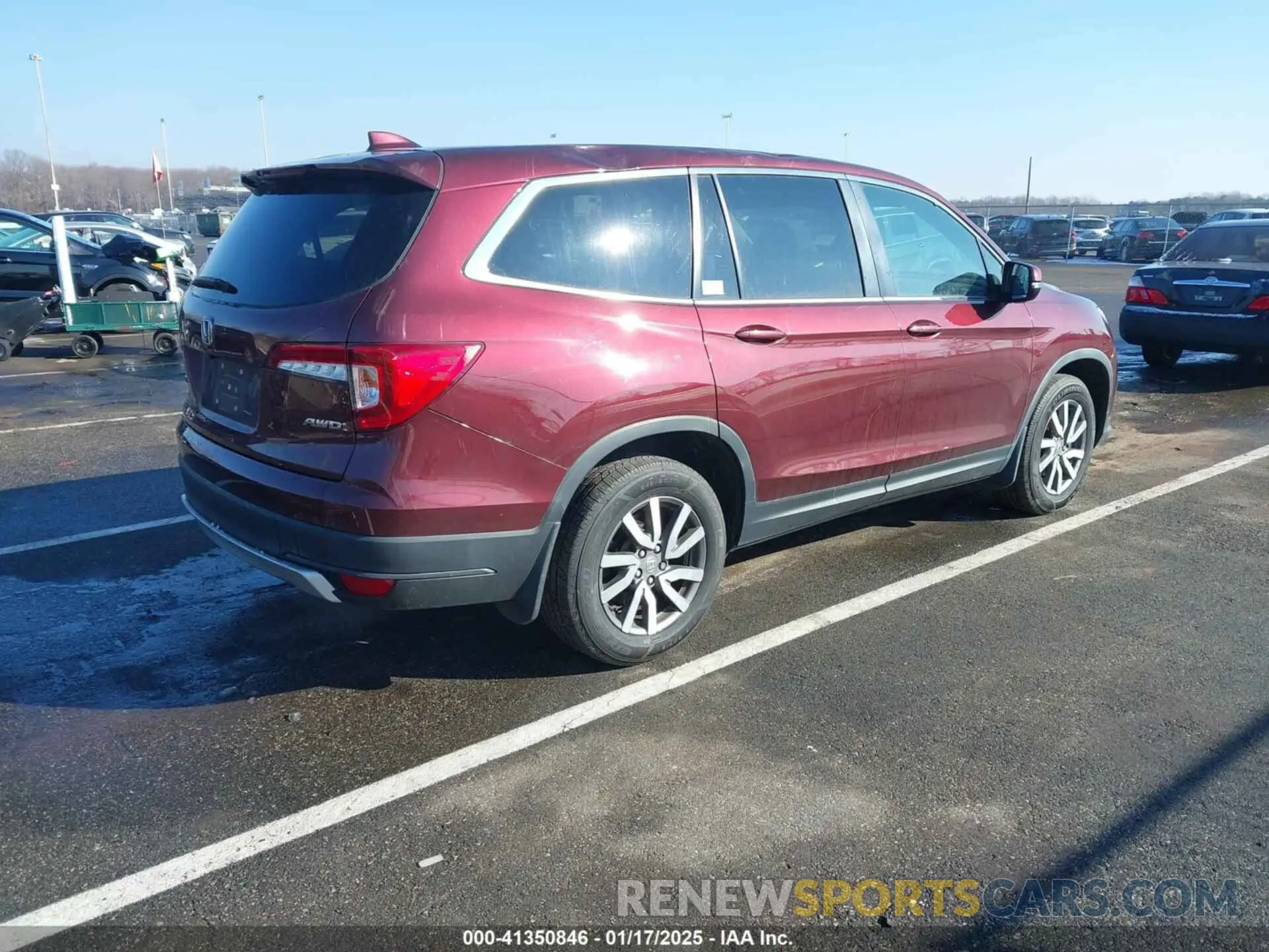 4 Photograph of a damaged car 5FNYF6H39MB093403 HONDA PILOT 2021