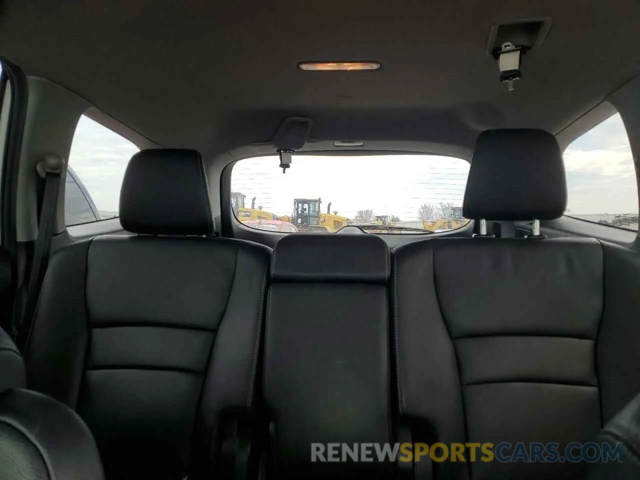 10 Photograph of a damaged car 5FNYF6H50MB037979 HONDA PILOT 2021