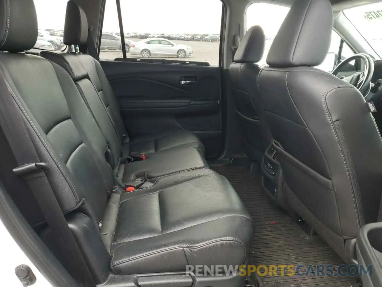 11 Photograph of a damaged car 5FNYF6H50MB037979 HONDA PILOT 2021