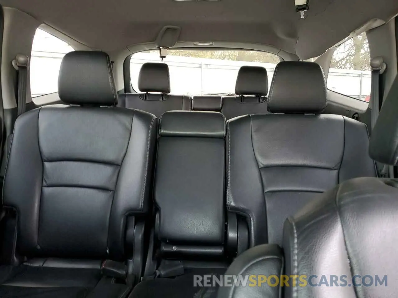 10 Photograph of a damaged car 5FNYF6H50MB101275 HONDA PILOT 2021
