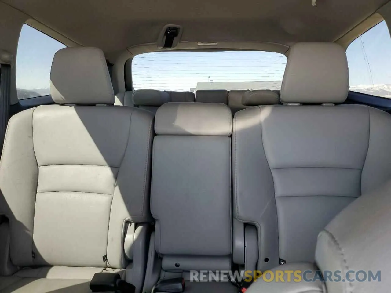 10 Photograph of a damaged car 5FNYF6H51MB038896 HONDA PILOT 2021
