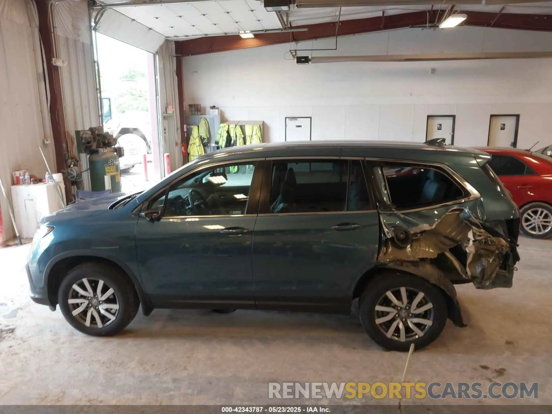 14 Photograph of a damaged car 5FNYF6H54MB082455 HONDA PILOT 2021