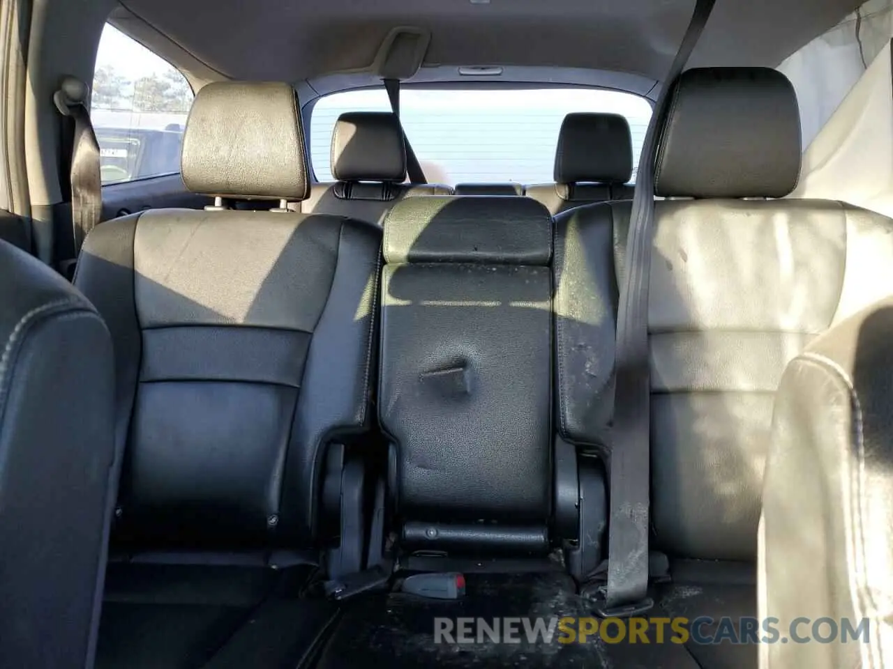 10 Photograph of a damaged car 5FNYF6H56GB097110 HONDA PILOT 2021