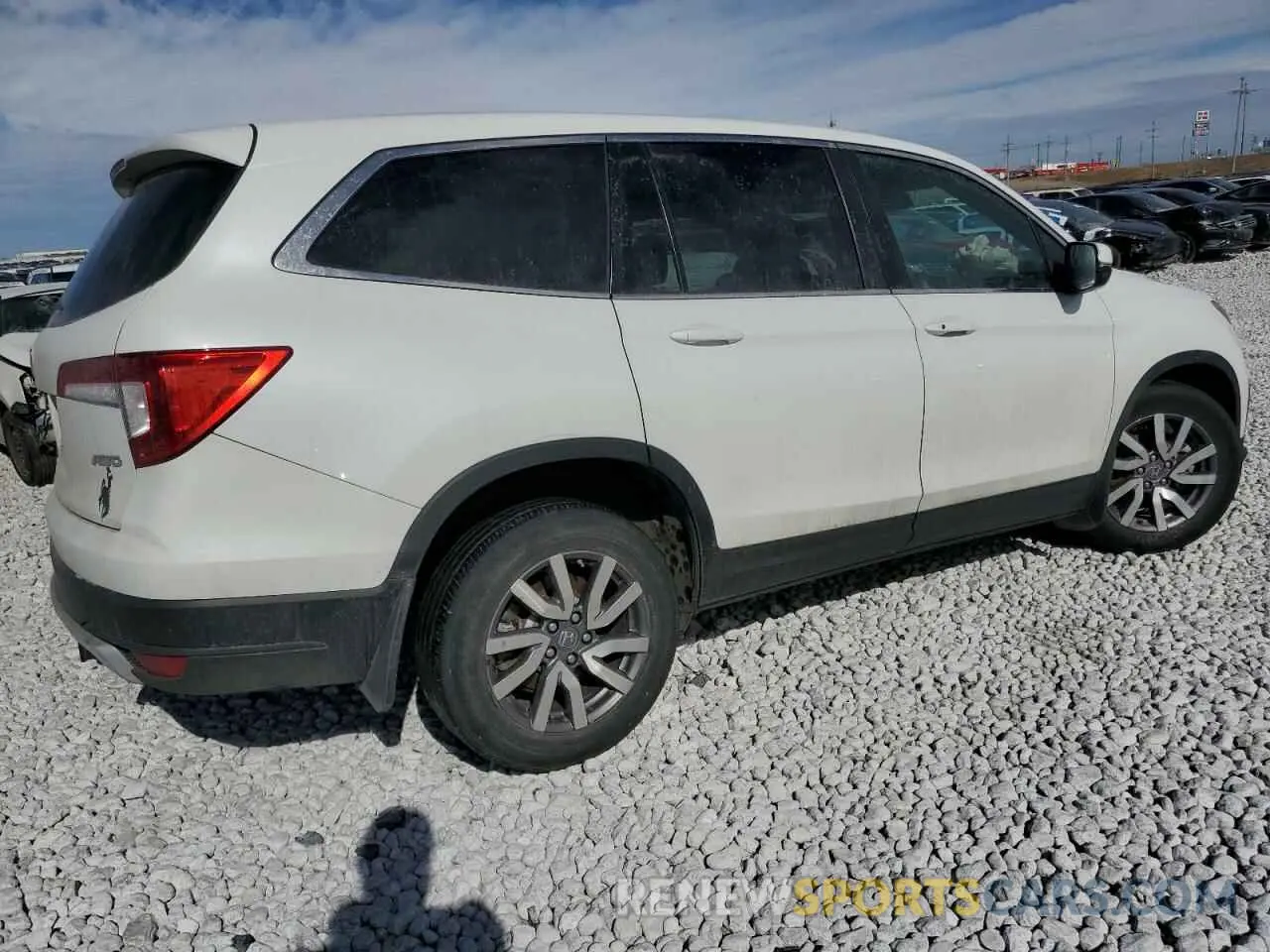 3 Photograph of a damaged car 5FNYF6H56MB007952 HONDA PILOT 2021