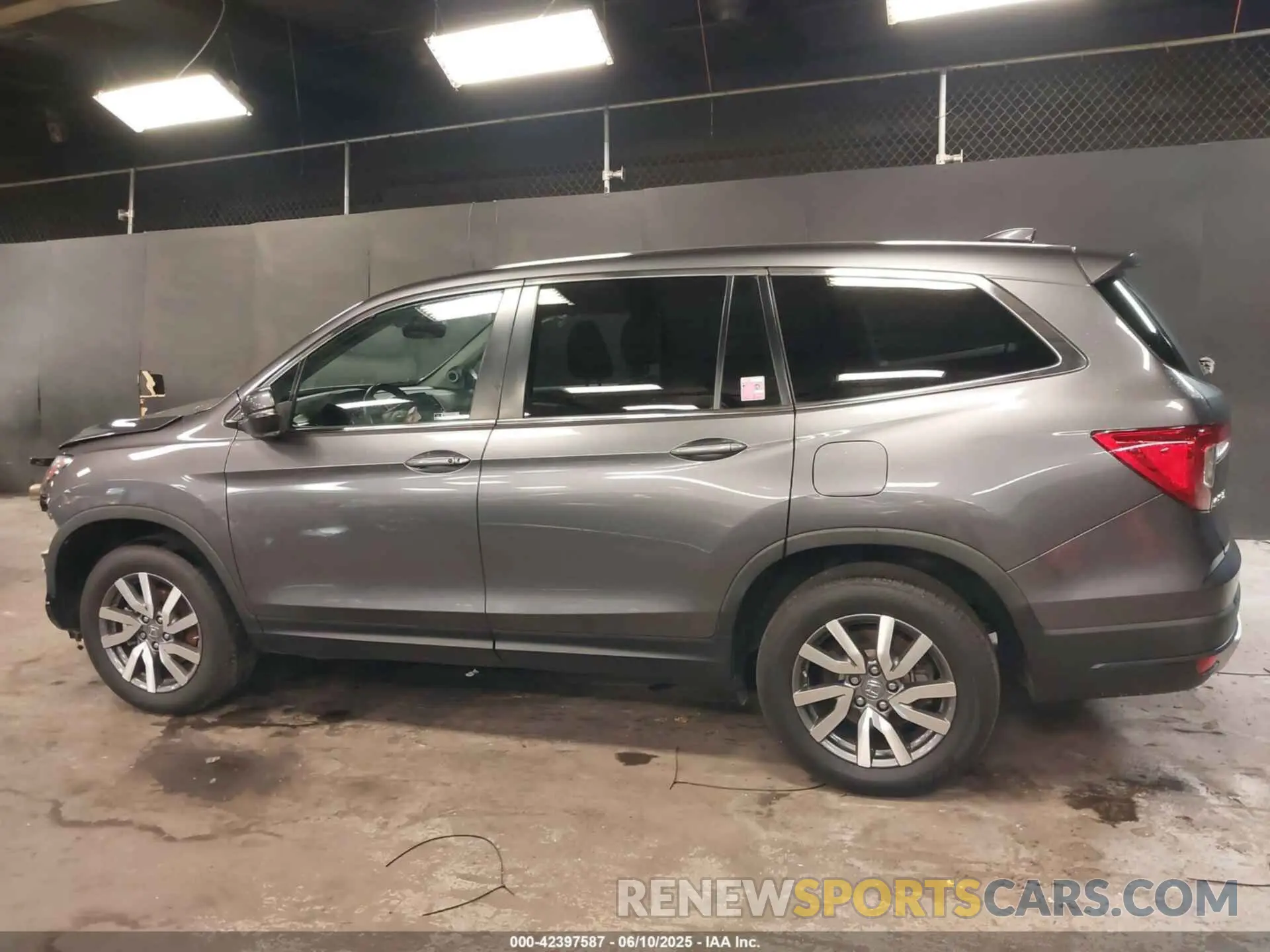 14 Photograph of a damaged car 5FNYF6H56MB061008 HONDA PILOT 2021
