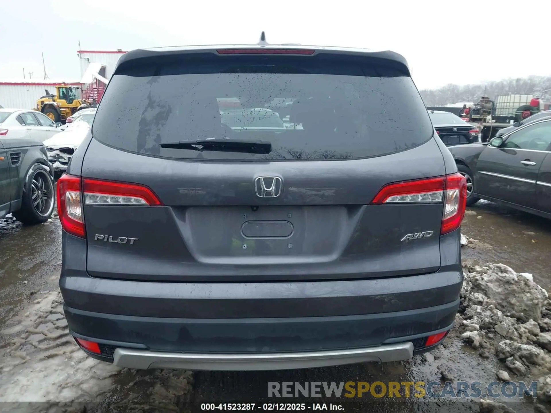 16 Photograph of a damaged car 5FNYF6H58MB102254 HONDA PILOT 2021