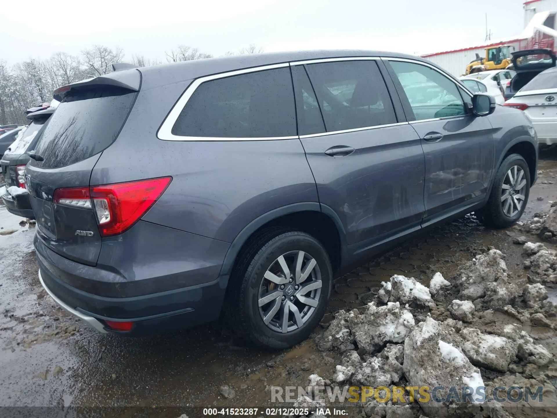 4 Photograph of a damaged car 5FNYF6H58MB102254 HONDA PILOT 2021