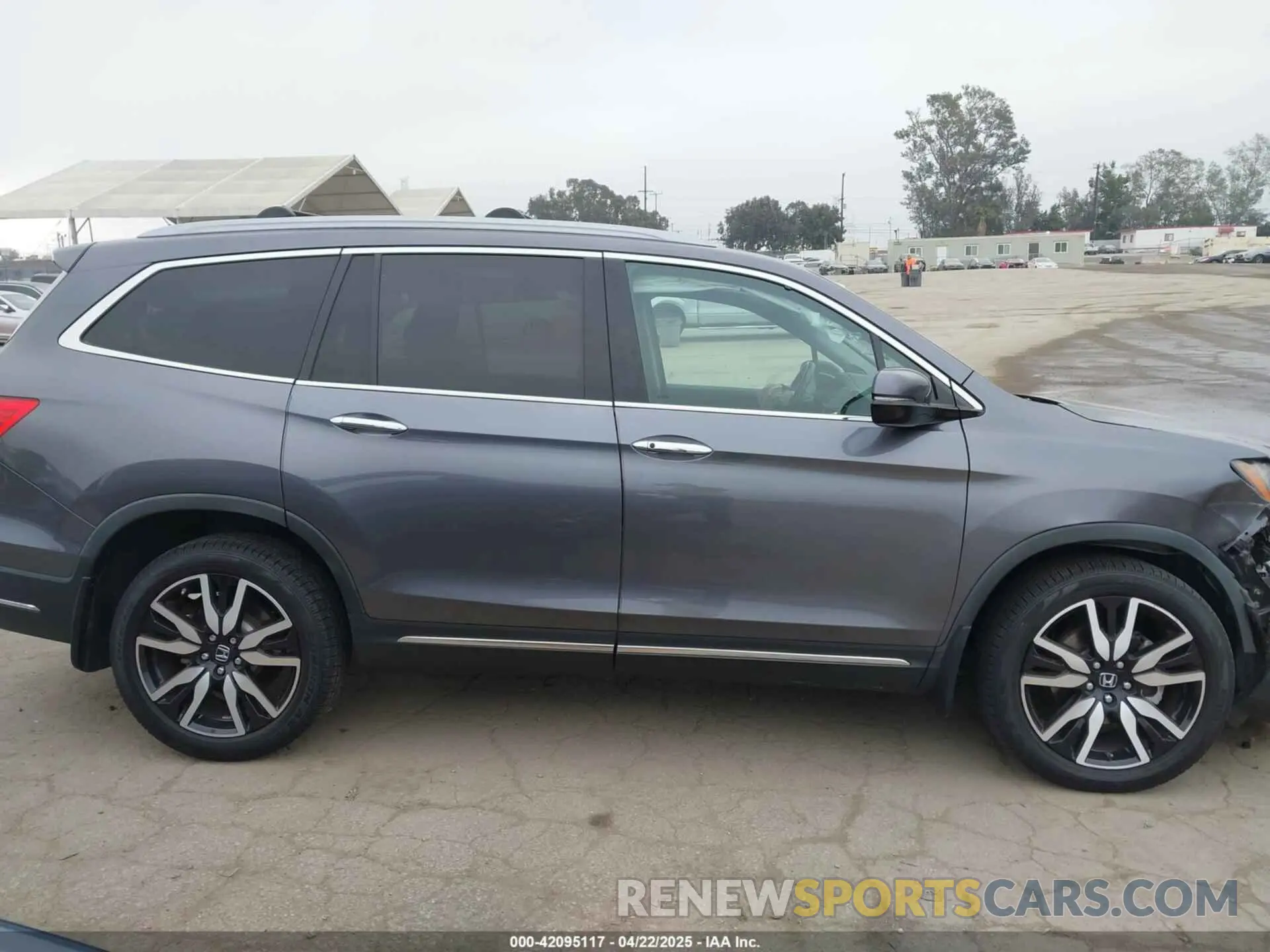 14 Photograph of a damaged car 5FNYF6H66MB045819 HONDA PILOT 2021