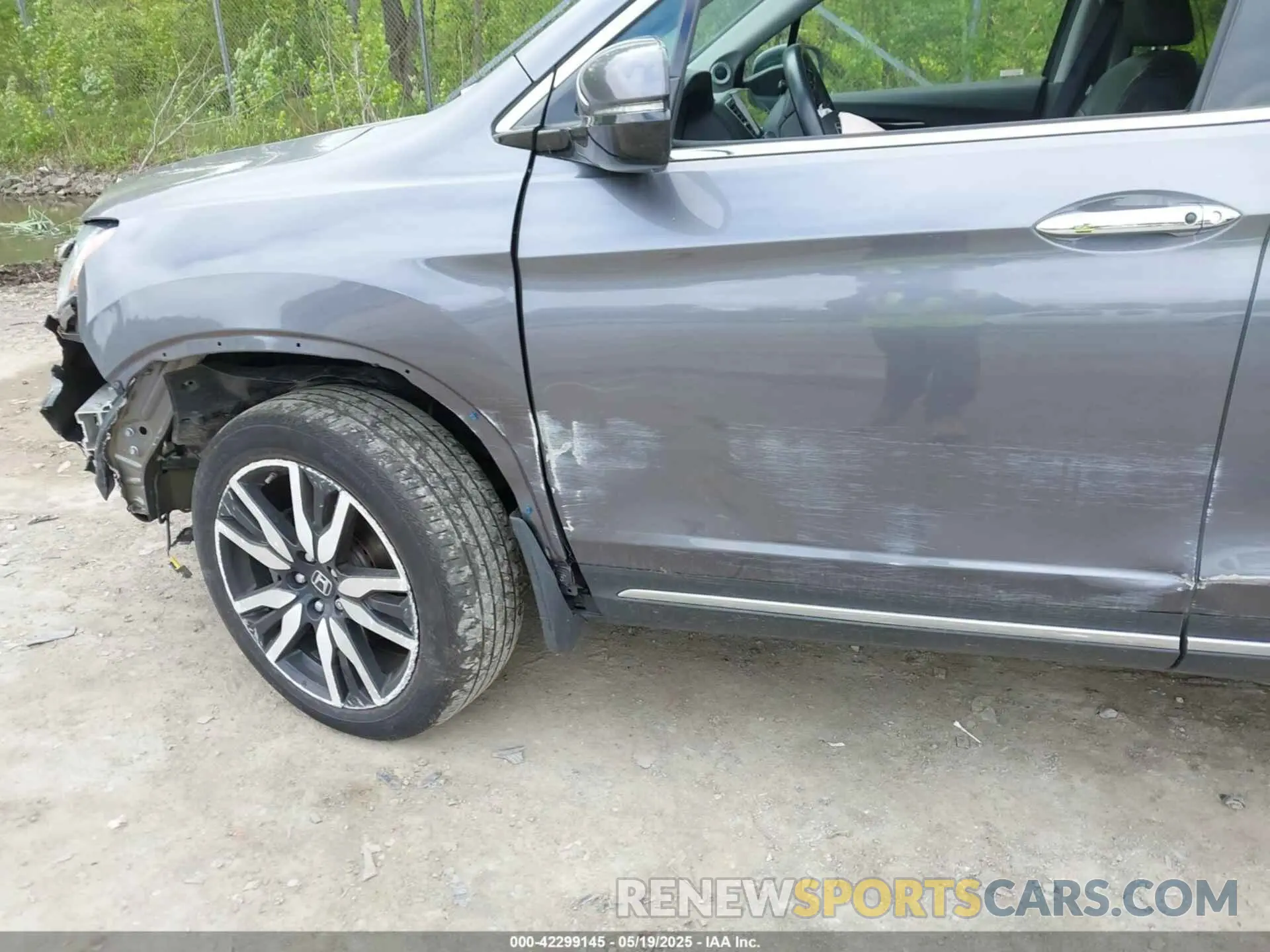 6 Photograph of a damaged car 5FNYF6H69MB005833 HONDA PILOT 2021