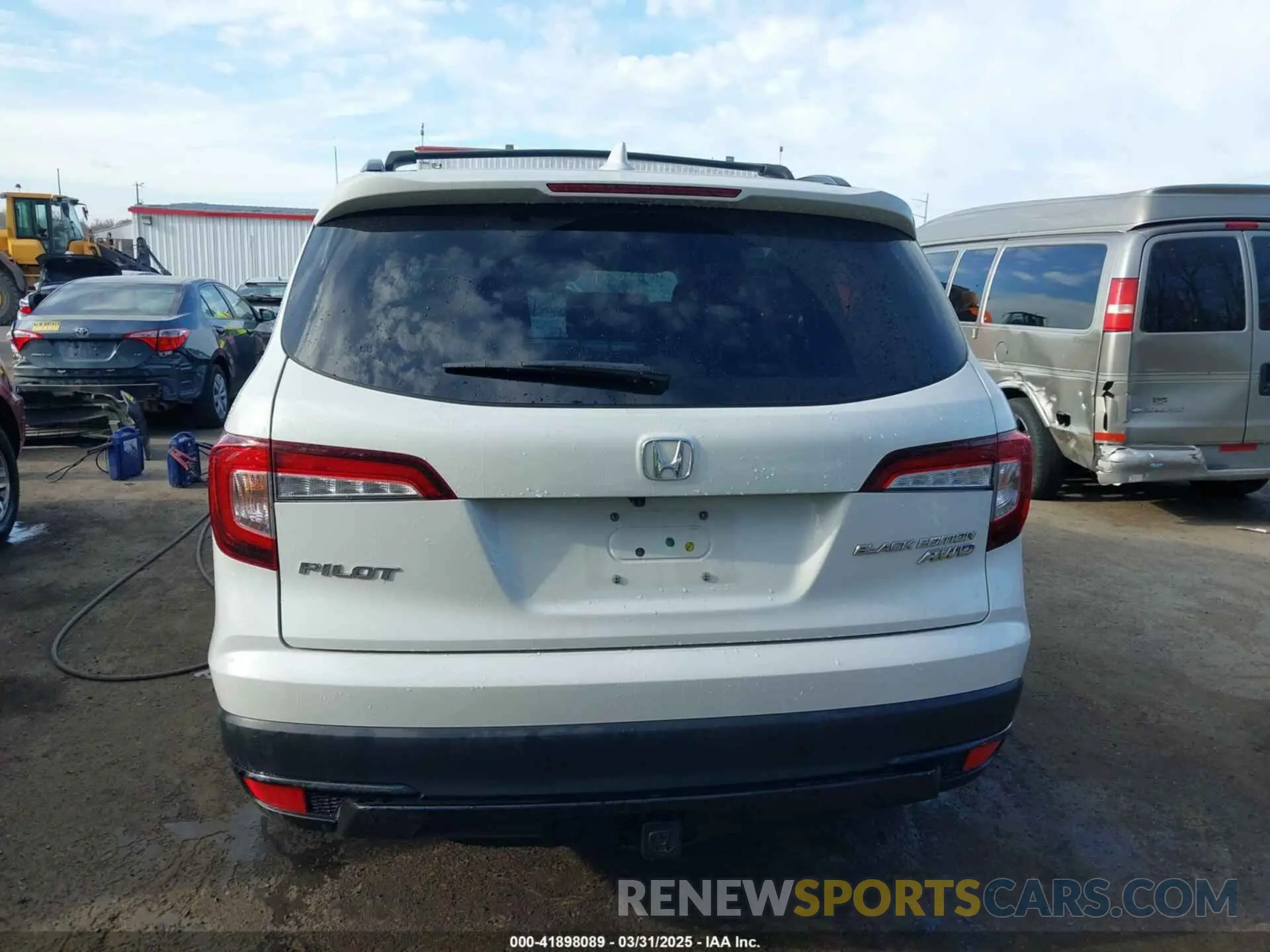 16 Photograph of a damaged car 5FNYF6H71MB030752 HONDA PILOT 2021