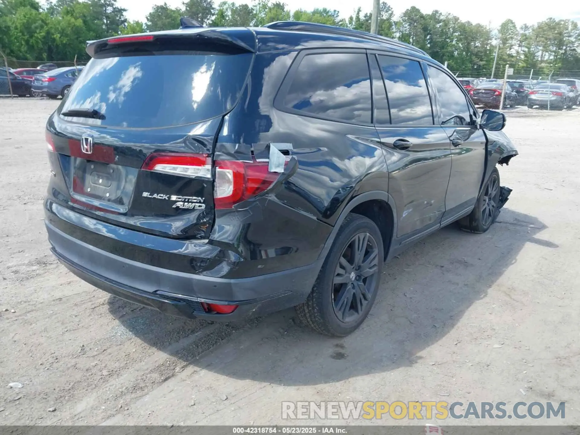 4 Photograph of a damaged car 5FNYF6H74MB068508 HONDA PILOT 2021