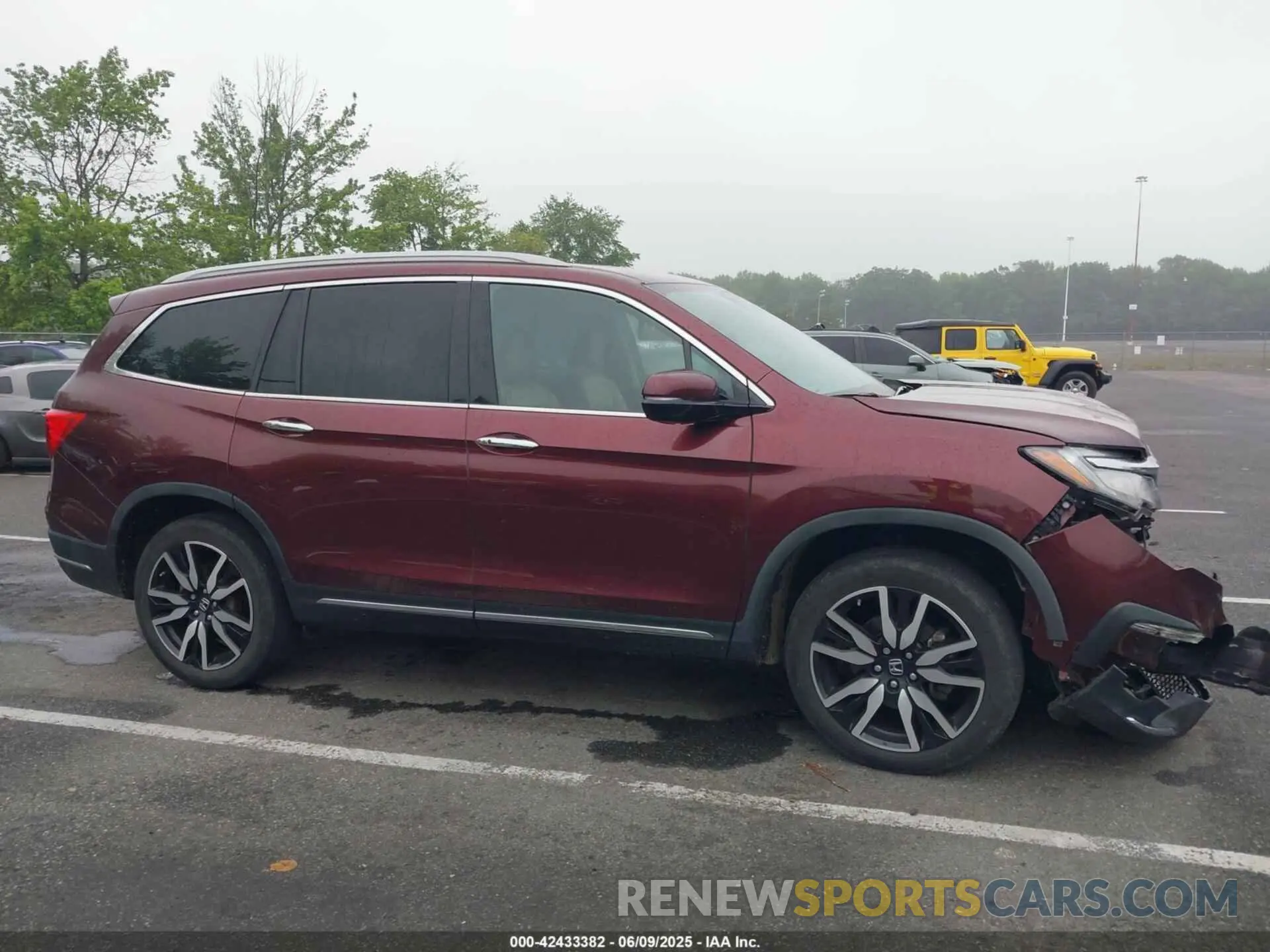 13 Photograph of a damaged car 5FNYF6H92MB002640 HONDA PILOT 2021