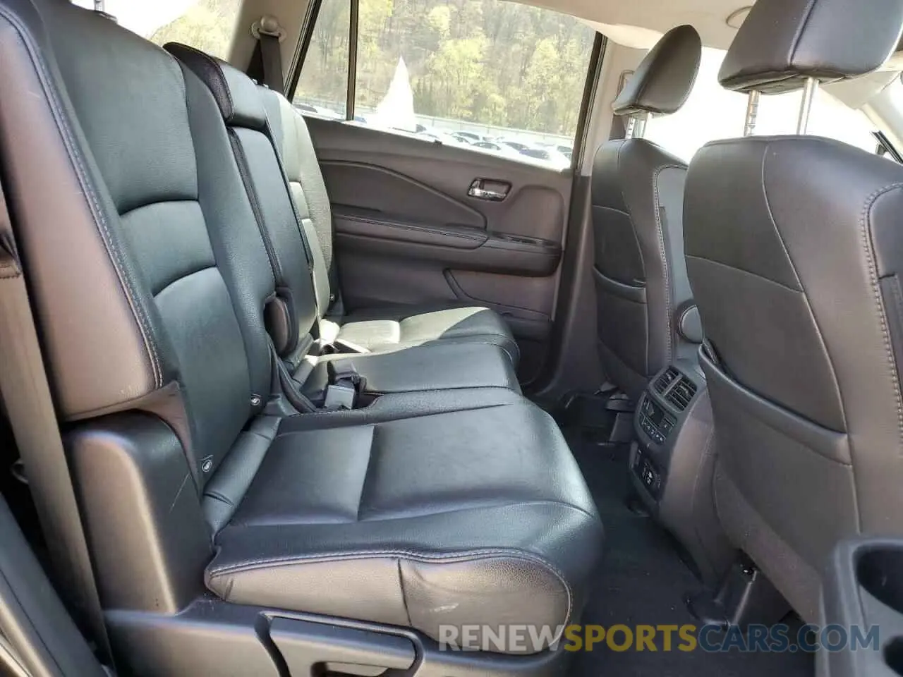 11 Photograph of a damaged car 5FNYF6H93MB051216 HONDA PILOT 2021