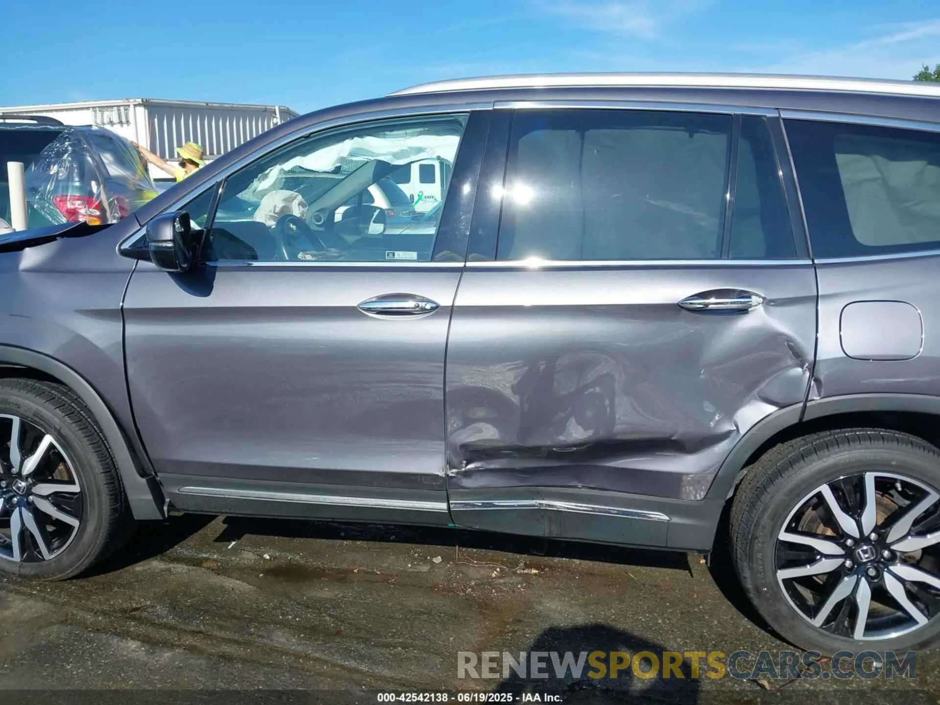 14 Photograph of a damaged car 5FNYF6H95MB048527 HONDA PILOT 2021