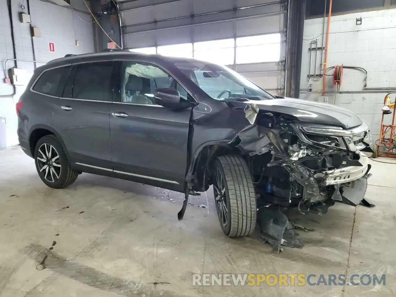4 Photograph of a damaged car 5FNYF6H96MB041909 HONDA PILOT 2021
