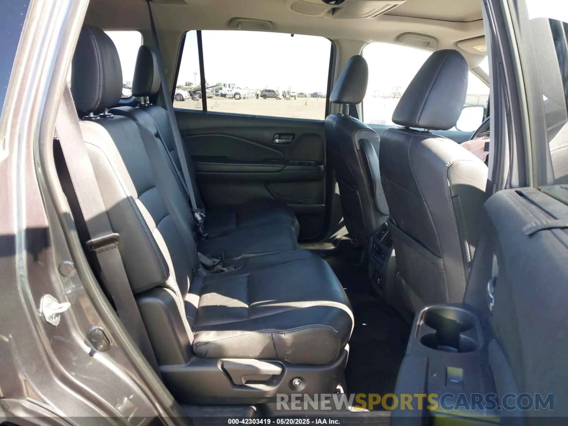 8 Photograph of a damaged car 5FNYF6H97MB034399 HONDA PILOT 2021
