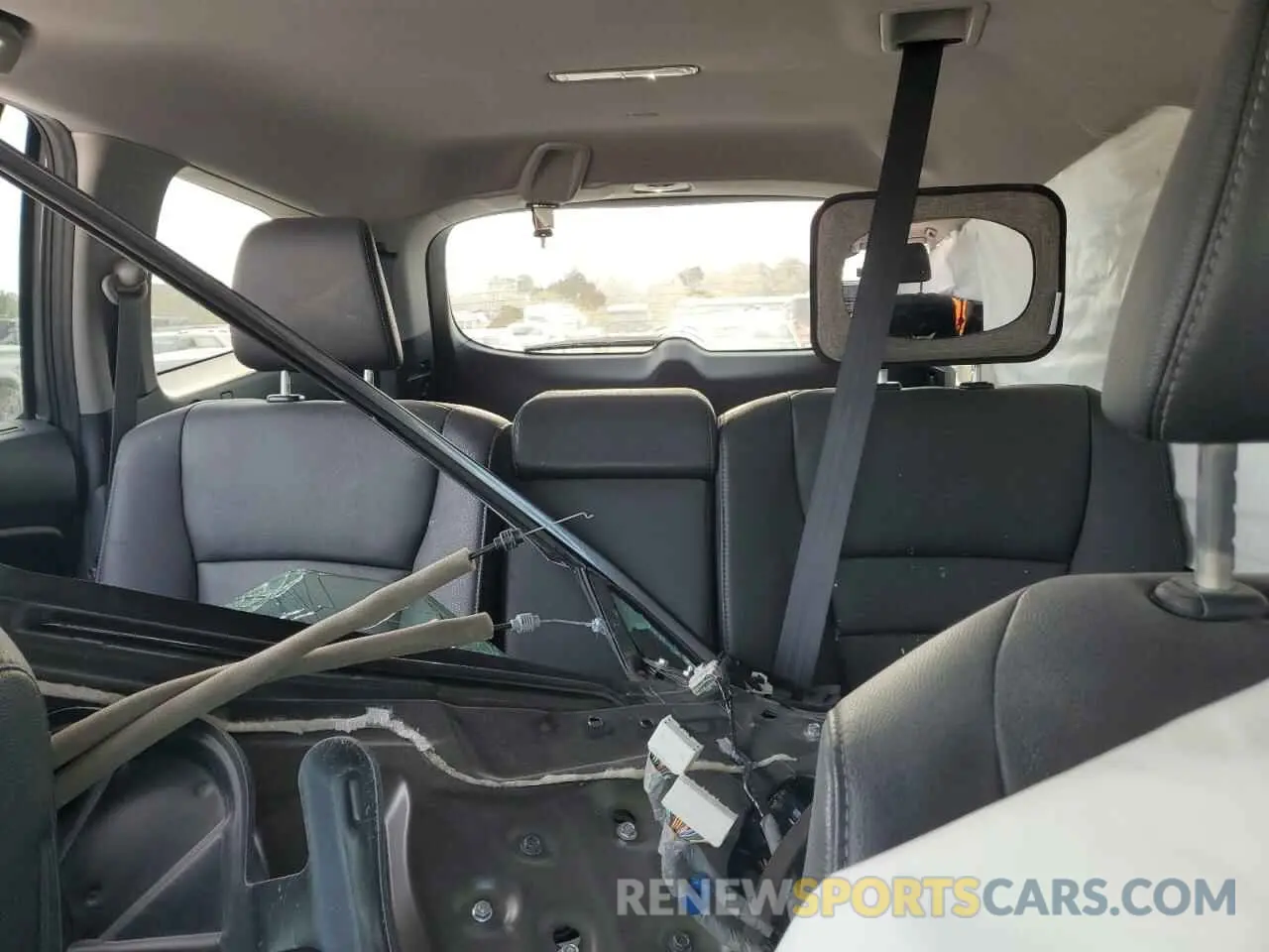 10 Photograph of a damaged car 5FNYF6H97MB047153 HONDA PILOT 2021