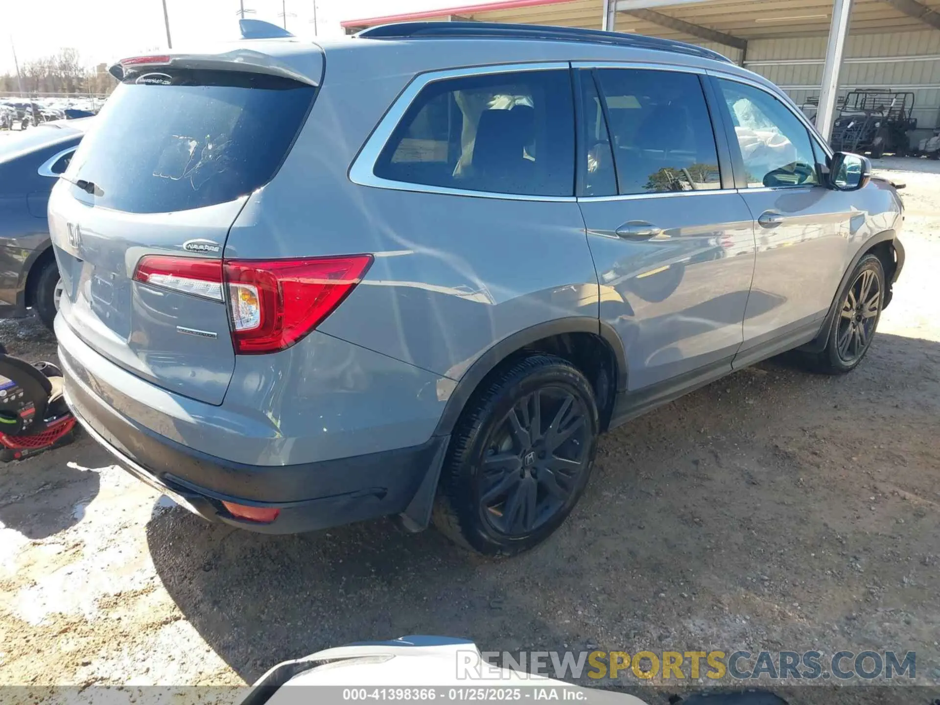 4 Photograph of a damaged car 5FNYF5H20NB023310 HONDA PILOT 2022