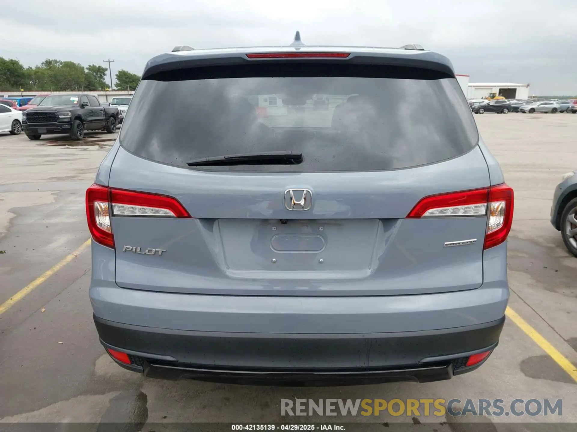 16 Photograph of a damaged car 5FNYF5H20NB024960 HONDA PILOT 2022