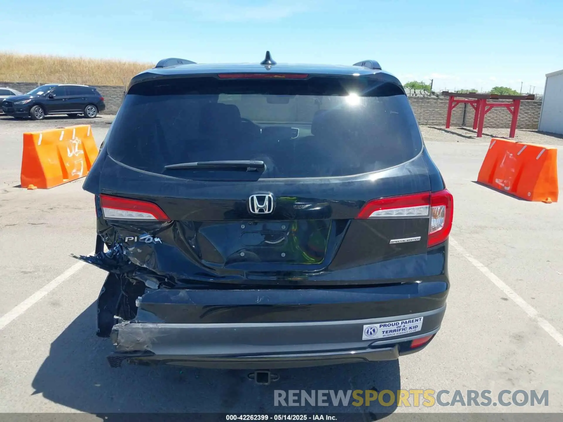 16 Photograph of a damaged car 5FNYF5H26NB011002 HONDA PILOT 2022