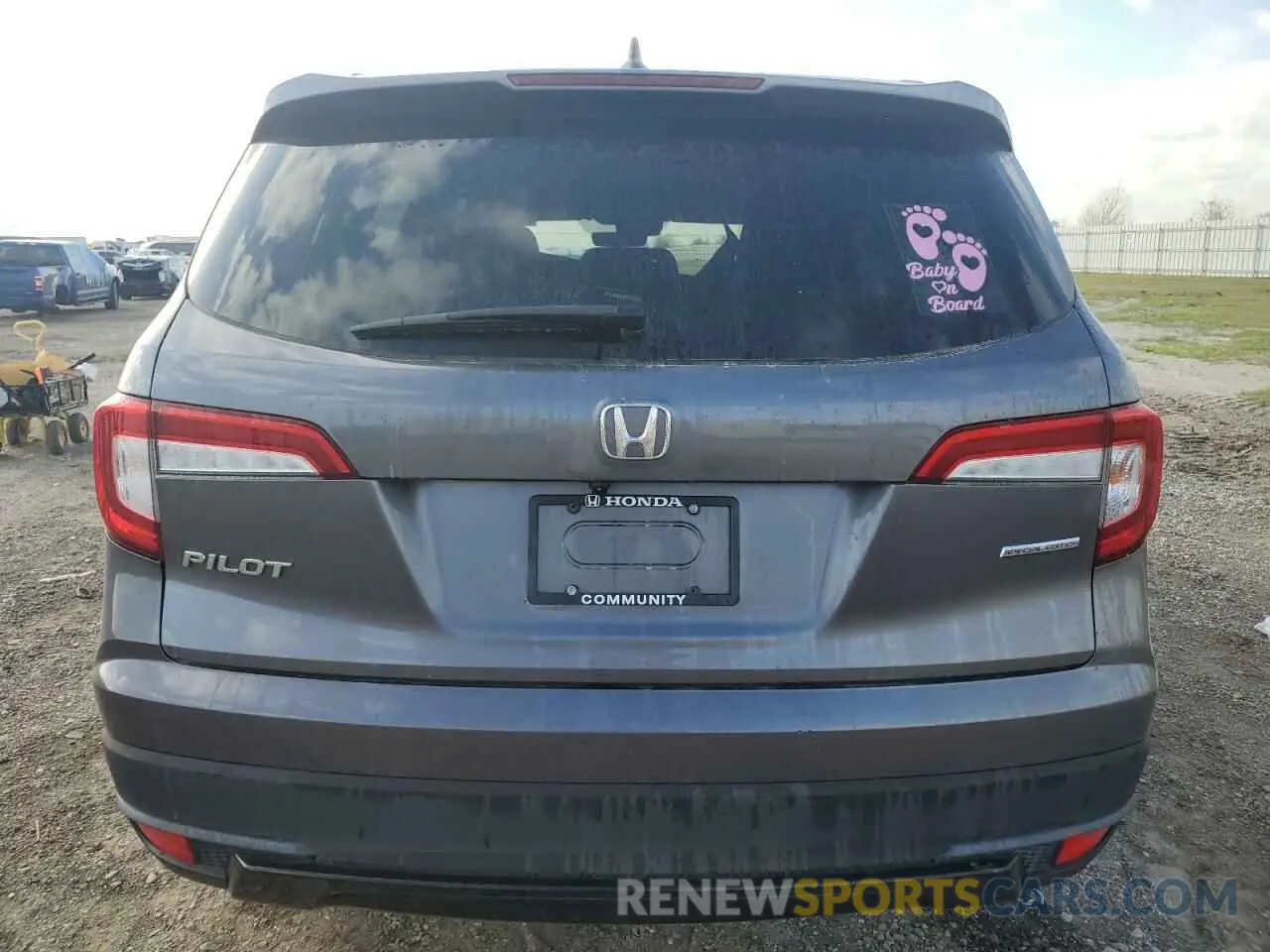 6 Photograph of a damaged car 5FNYF5H27NB017990 HONDA PILOT 2022