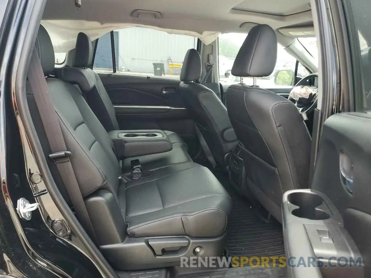 11 Photograph of a damaged car 5FNYF5H27NB028049 HONDA PILOT 2022