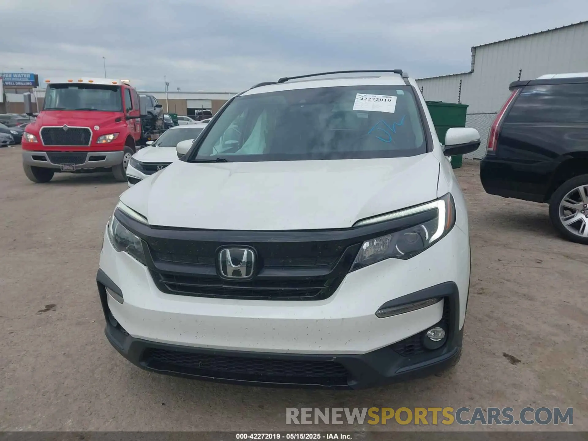 13 Photograph of a damaged car 5FNYF5H28NB018579 HONDA PILOT 2022