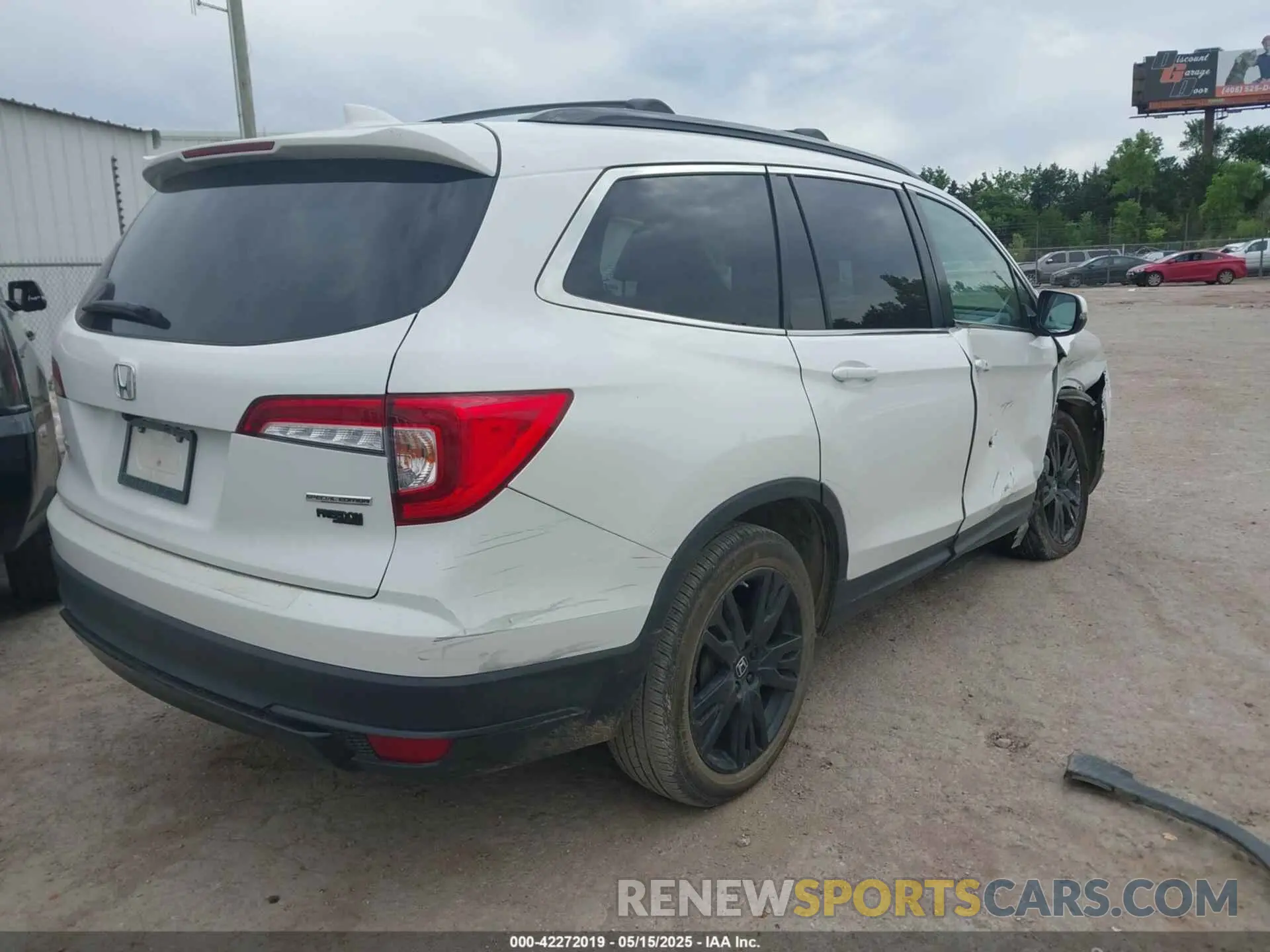 4 Photograph of a damaged car 5FNYF5H28NB018579 HONDA PILOT 2022