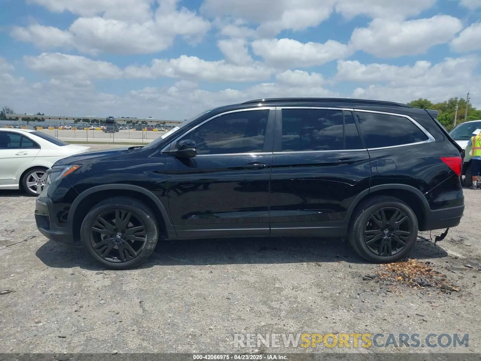 15 Photograph of a damaged car 5FNYF5H28NB031266 HONDA PILOT 2022