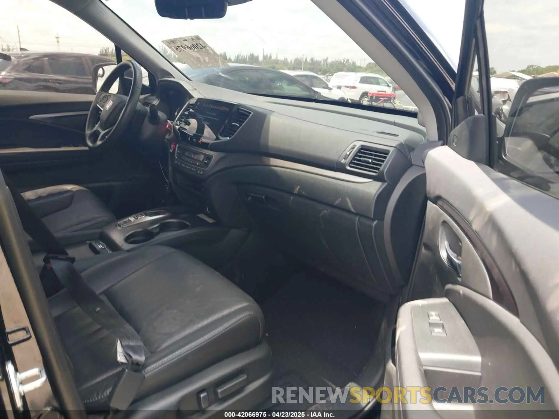 5 Photograph of a damaged car 5FNYF5H28NB031266 HONDA PILOT 2022