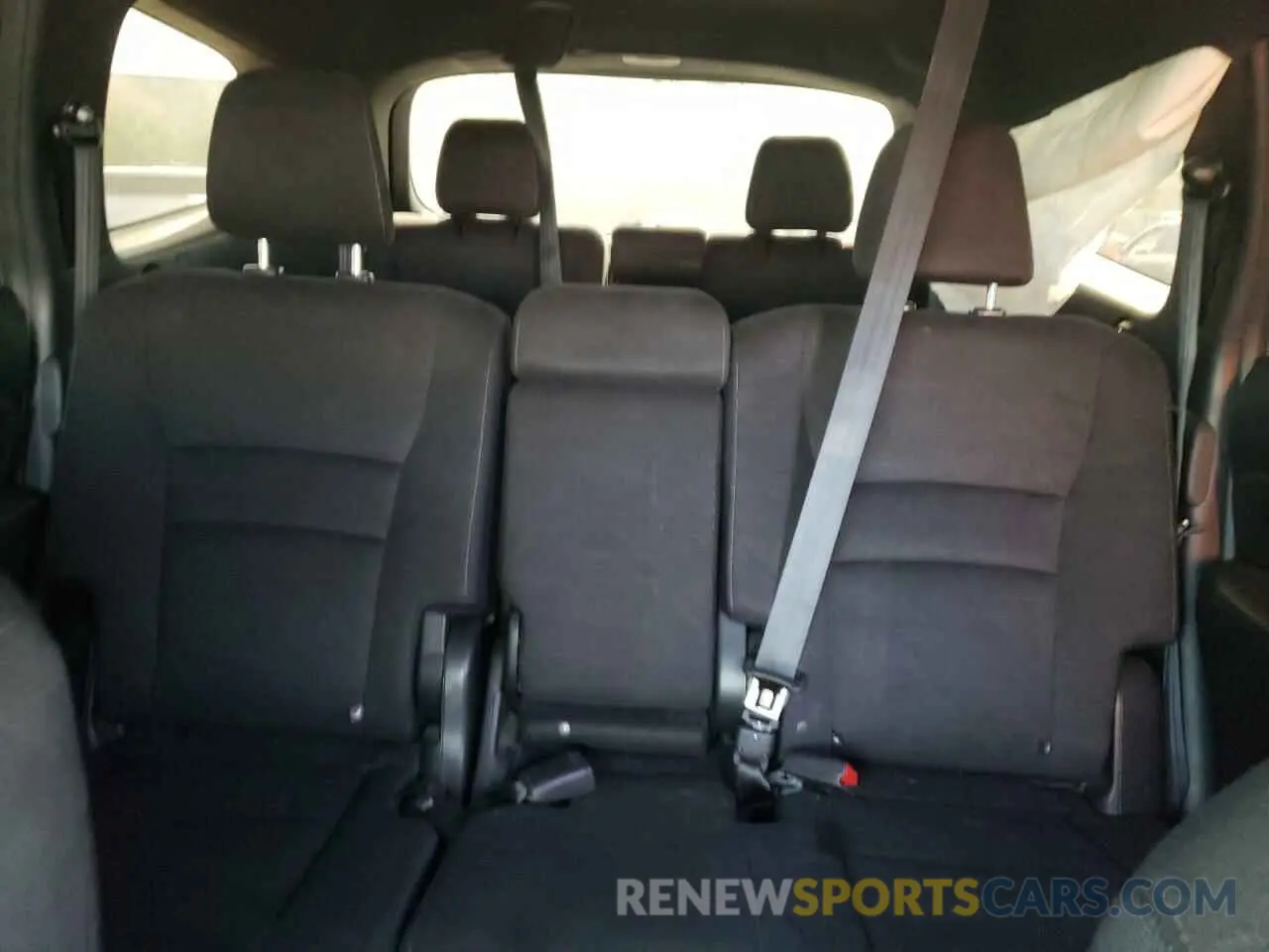 10 Photograph of a damaged car 5FNYF5H38NB028277 HONDA PILOT 2022