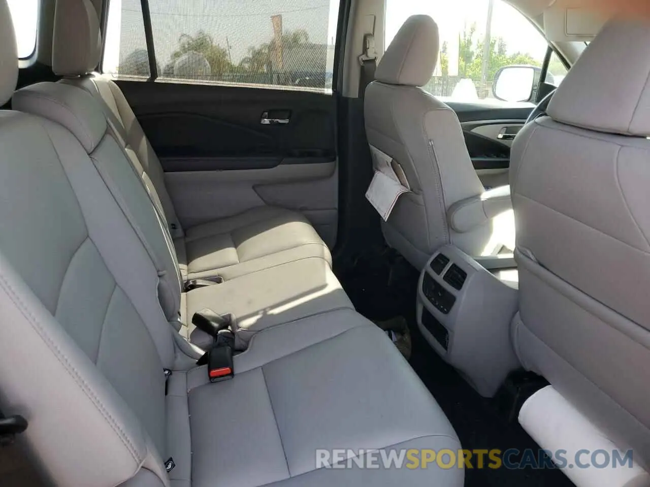 6 Photograph of a damaged car 5FNYF5H51NB036965 HONDA PILOT 2022