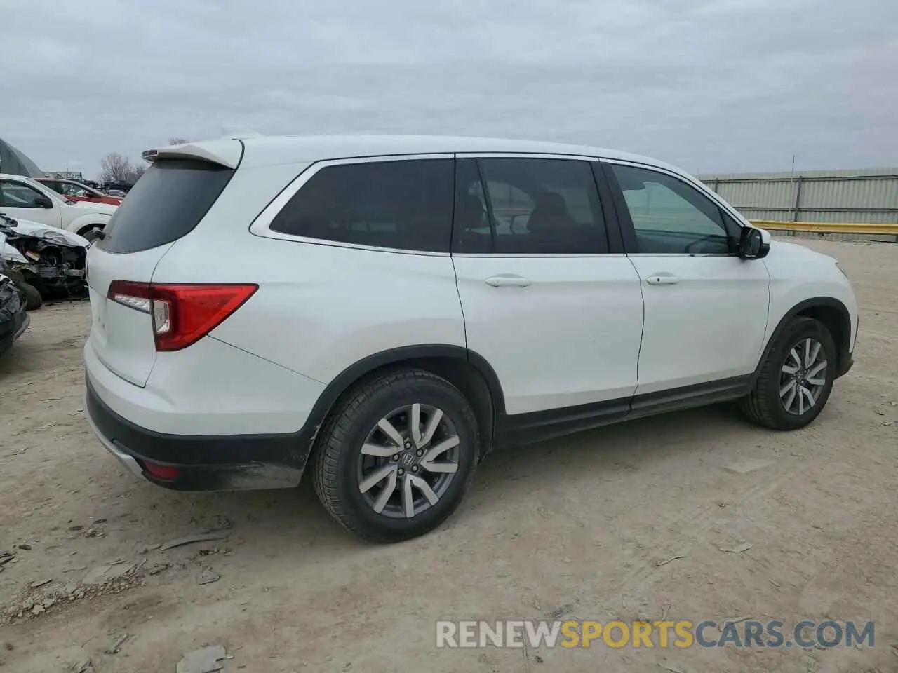 3 Photograph of a damaged car 5FNYF5H53NB011856 HONDA PILOT 2022