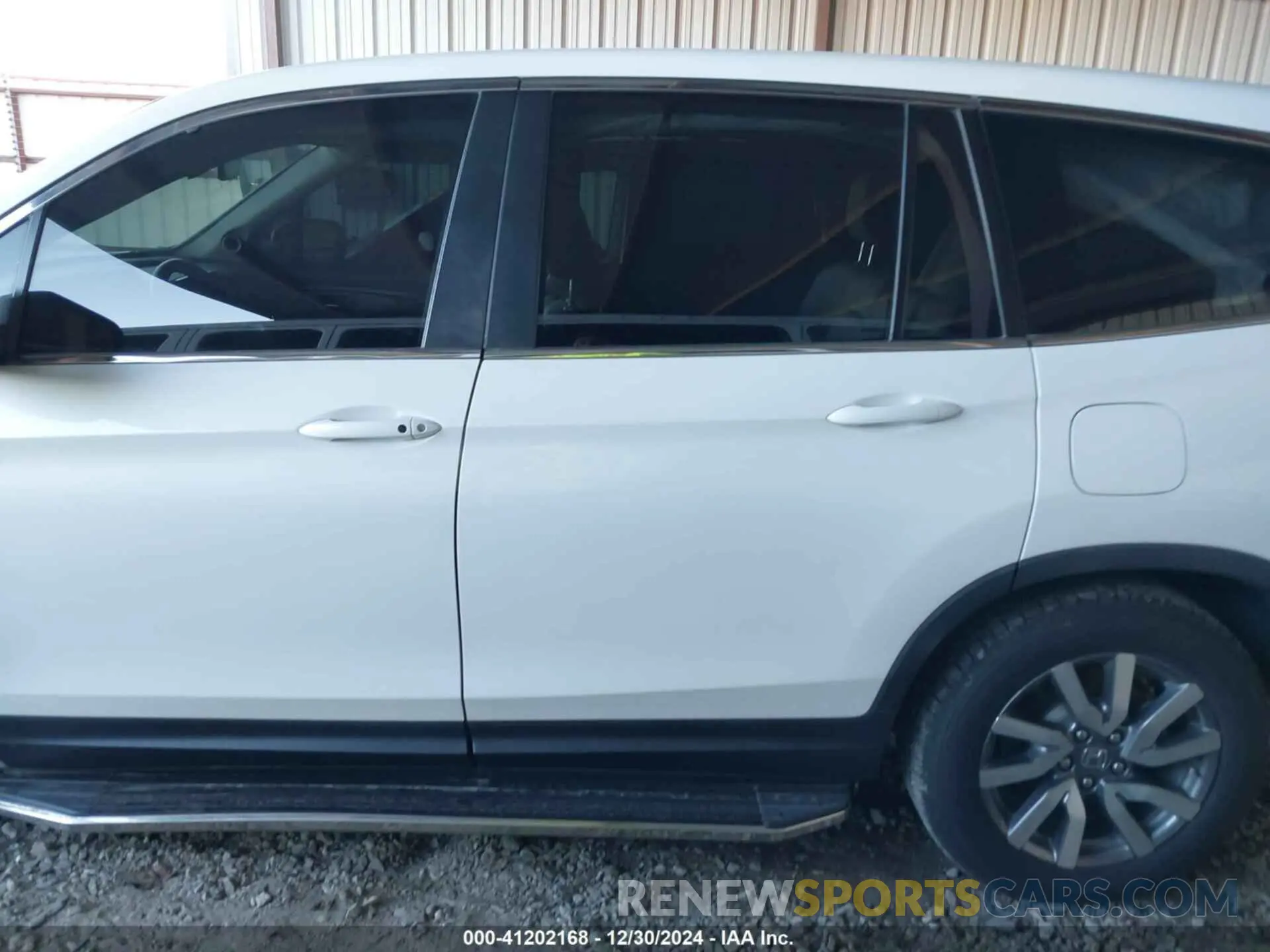 14 Photograph of a damaged car 5FNYF5H56NB011849 HONDA PILOT 2022