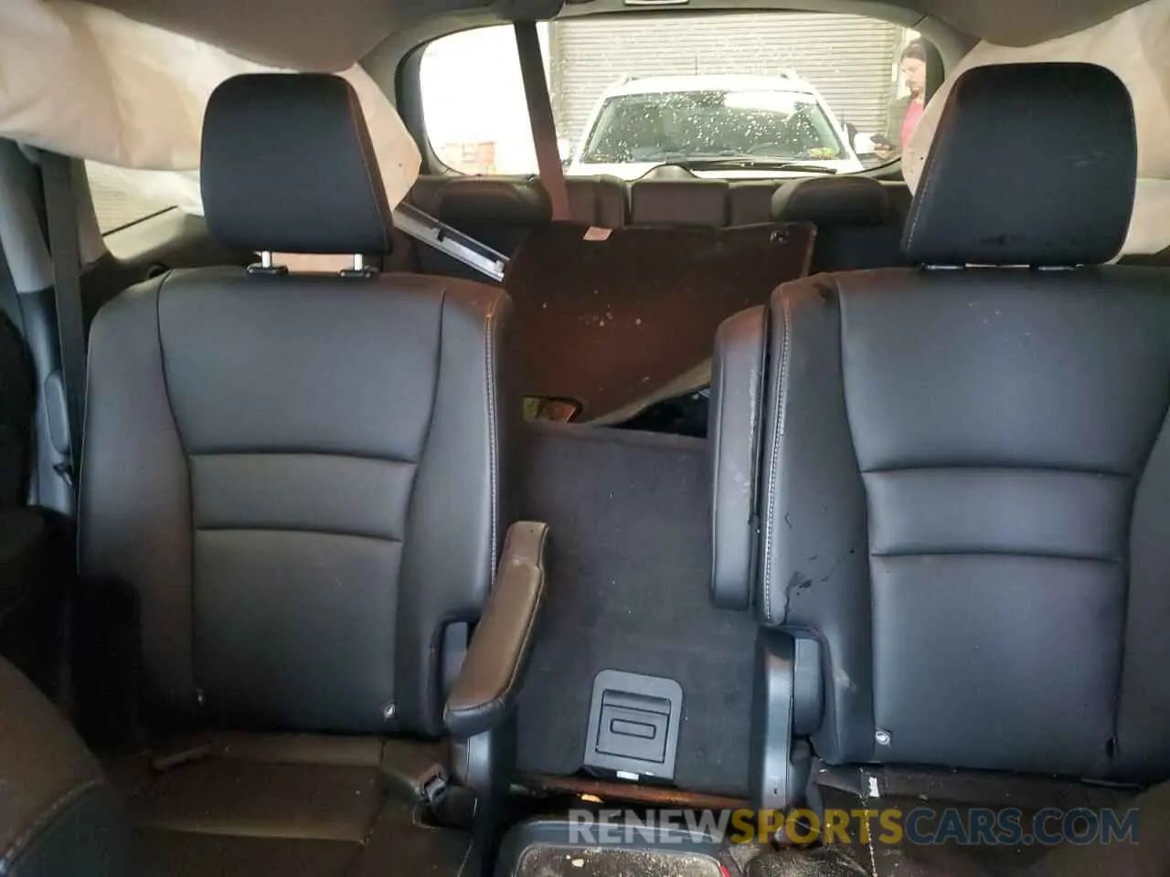 10 Photograph of a damaged car 5FNYF5H68NB029827 HONDA PILOT 2022