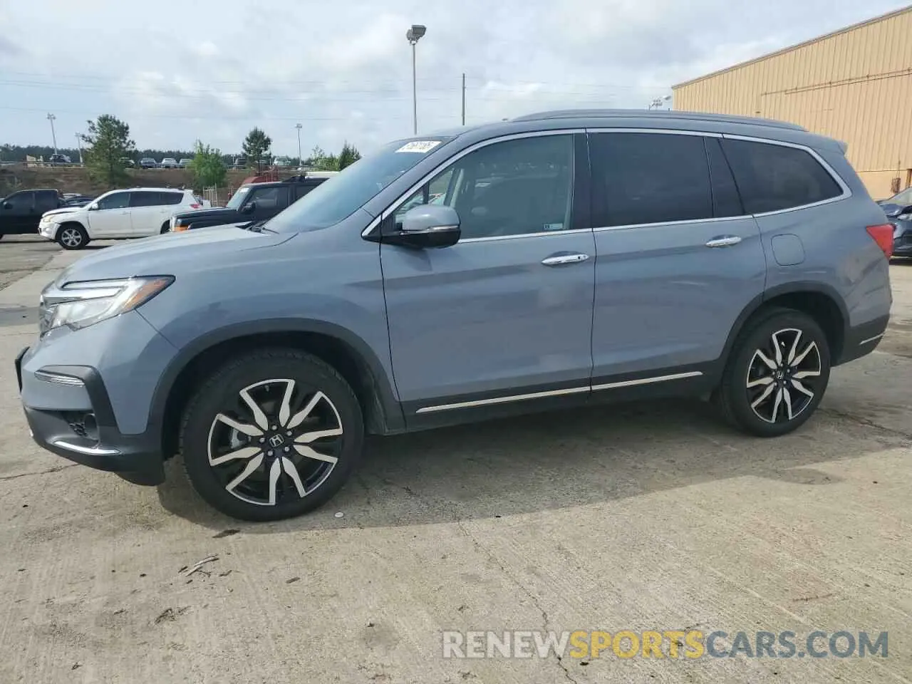 1 Photograph of a damaged car 5FNYF5H69NB031540 HONDA PILOT 2022