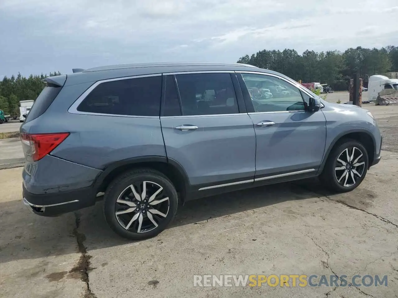 3 Photograph of a damaged car 5FNYF5H69NB031540 HONDA PILOT 2022