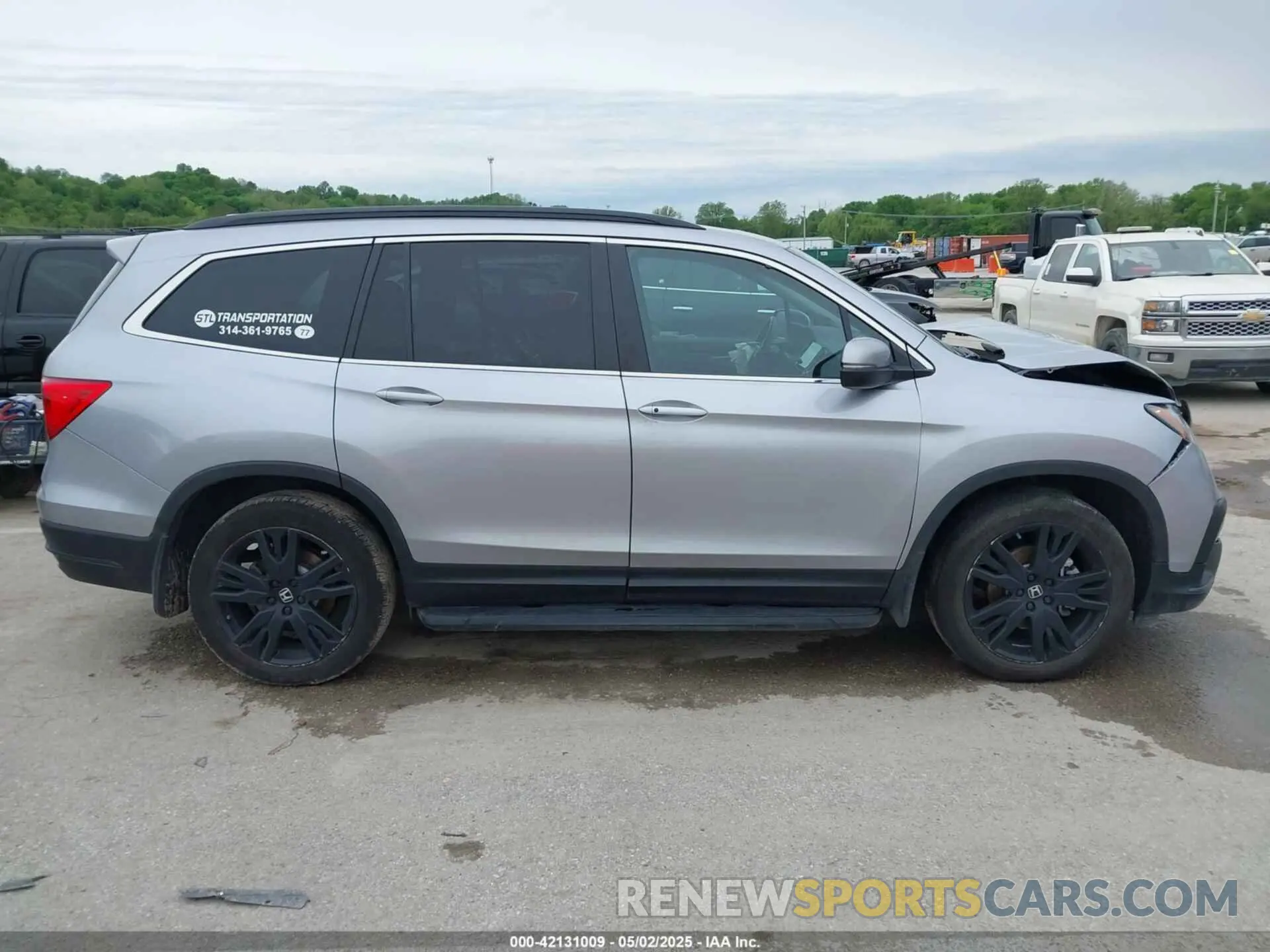 12 Photograph of a damaged car 5FNYF6H20NB096473 HONDA PILOT 2022