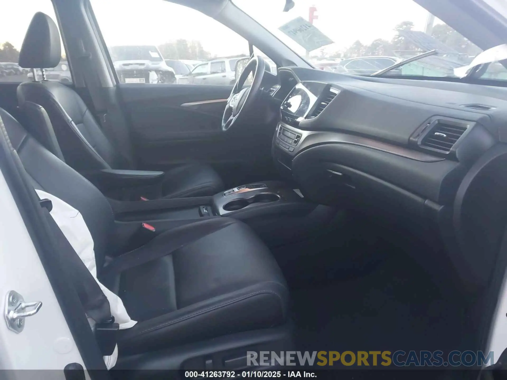 5 Photograph of a damaged car 5FNYF6H23NB082020 HONDA PILOT 2022