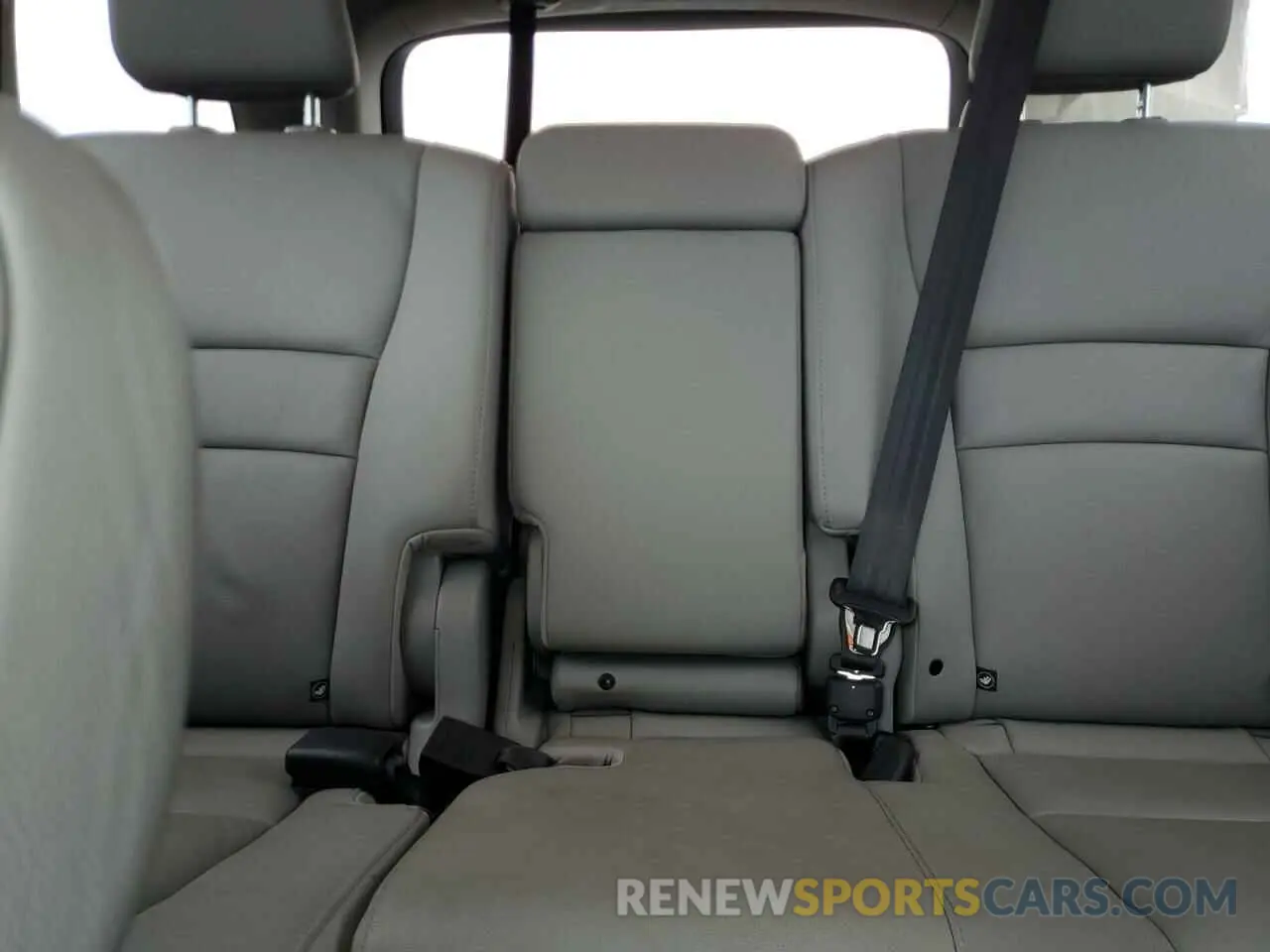 10 Photograph of a damaged car 5FNYF6H24NB103523 HONDA PILOT 2022